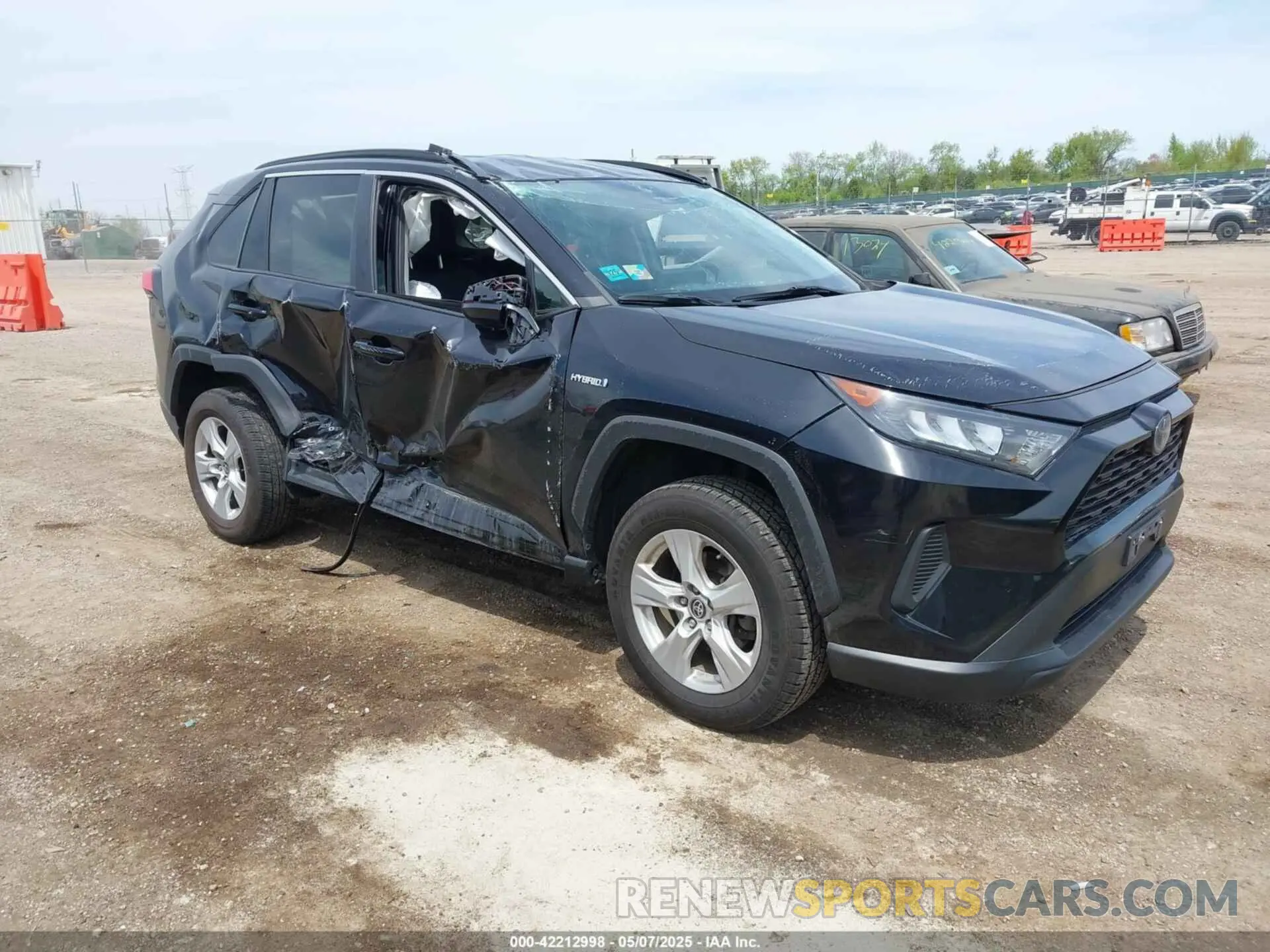 1 Photograph of a damaged car 2T3L6RFV7MW011159 TOYOTA RAV4 HYBRID 2021