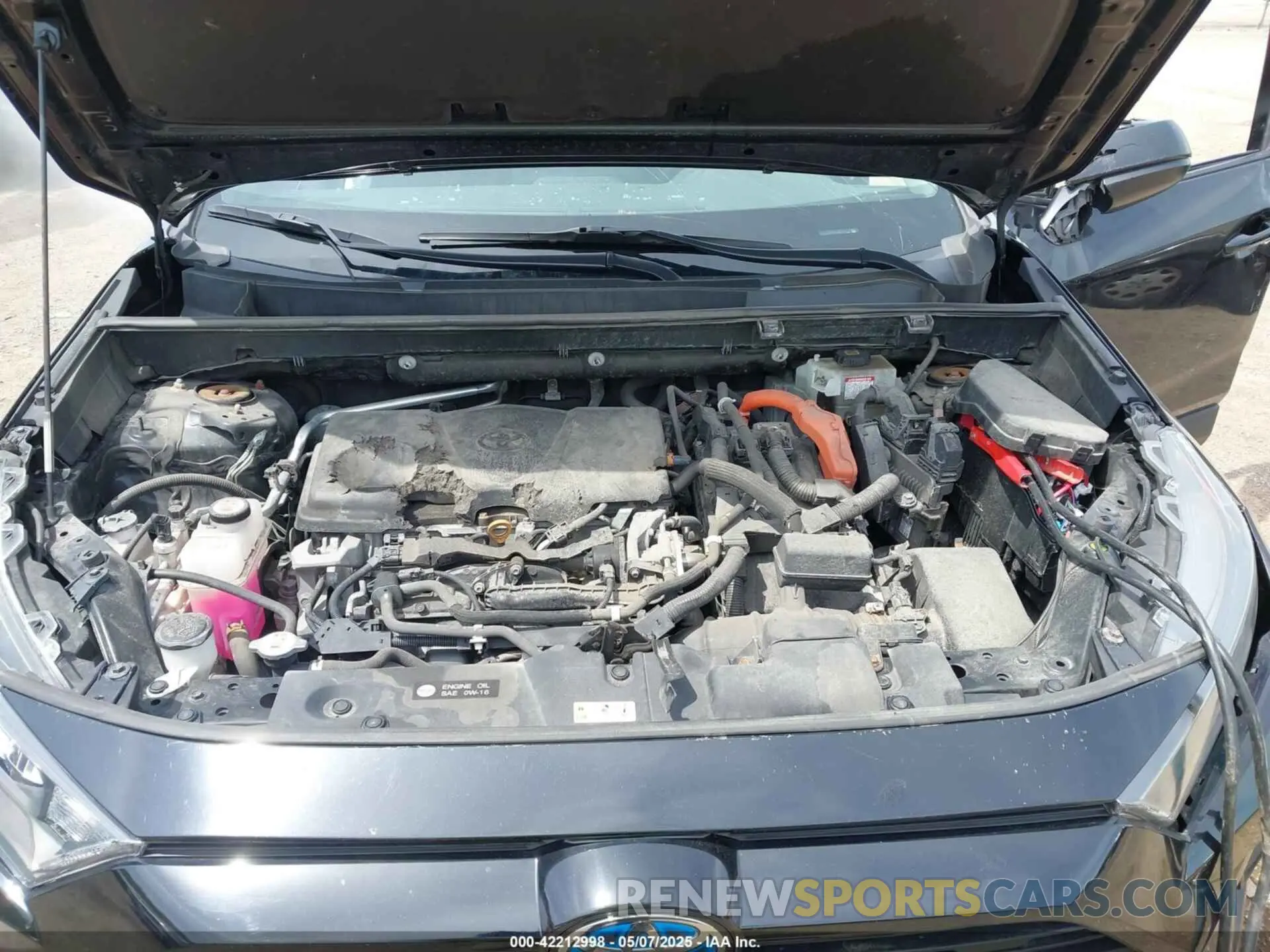 10 Photograph of a damaged car 2T3L6RFV7MW011159 TOYOTA RAV4 HYBRID 2021