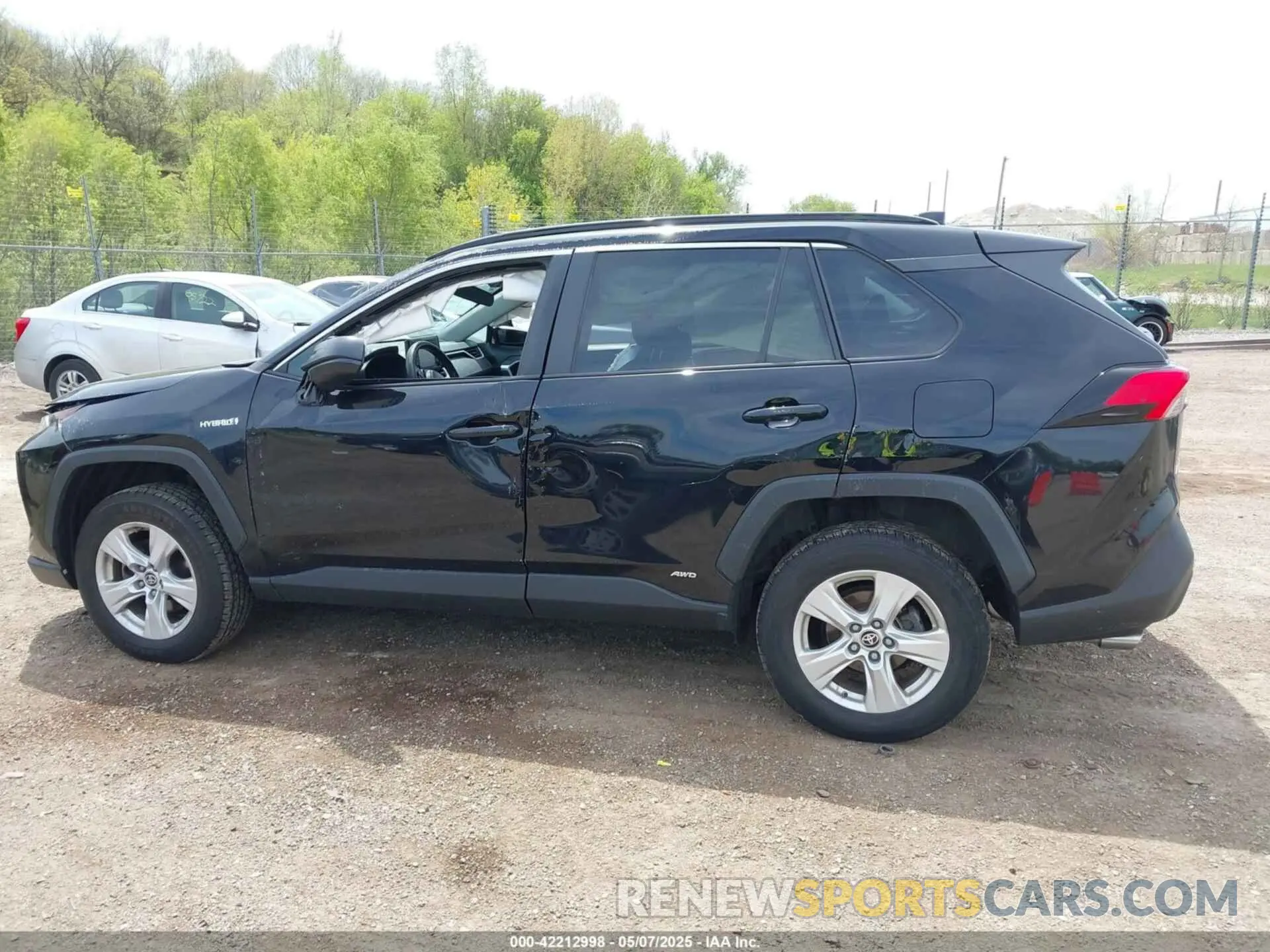 14 Photograph of a damaged car 2T3L6RFV7MW011159 TOYOTA RAV4 HYBRID 2021