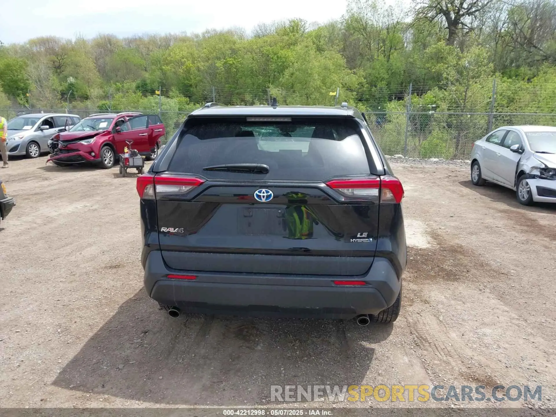 16 Photograph of a damaged car 2T3L6RFV7MW011159 TOYOTA RAV4 HYBRID 2021