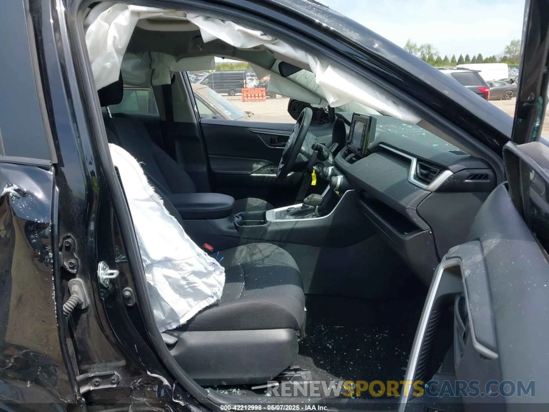 5 Photograph of a damaged car 2T3L6RFV7MW011159 TOYOTA RAV4 HYBRID 2021