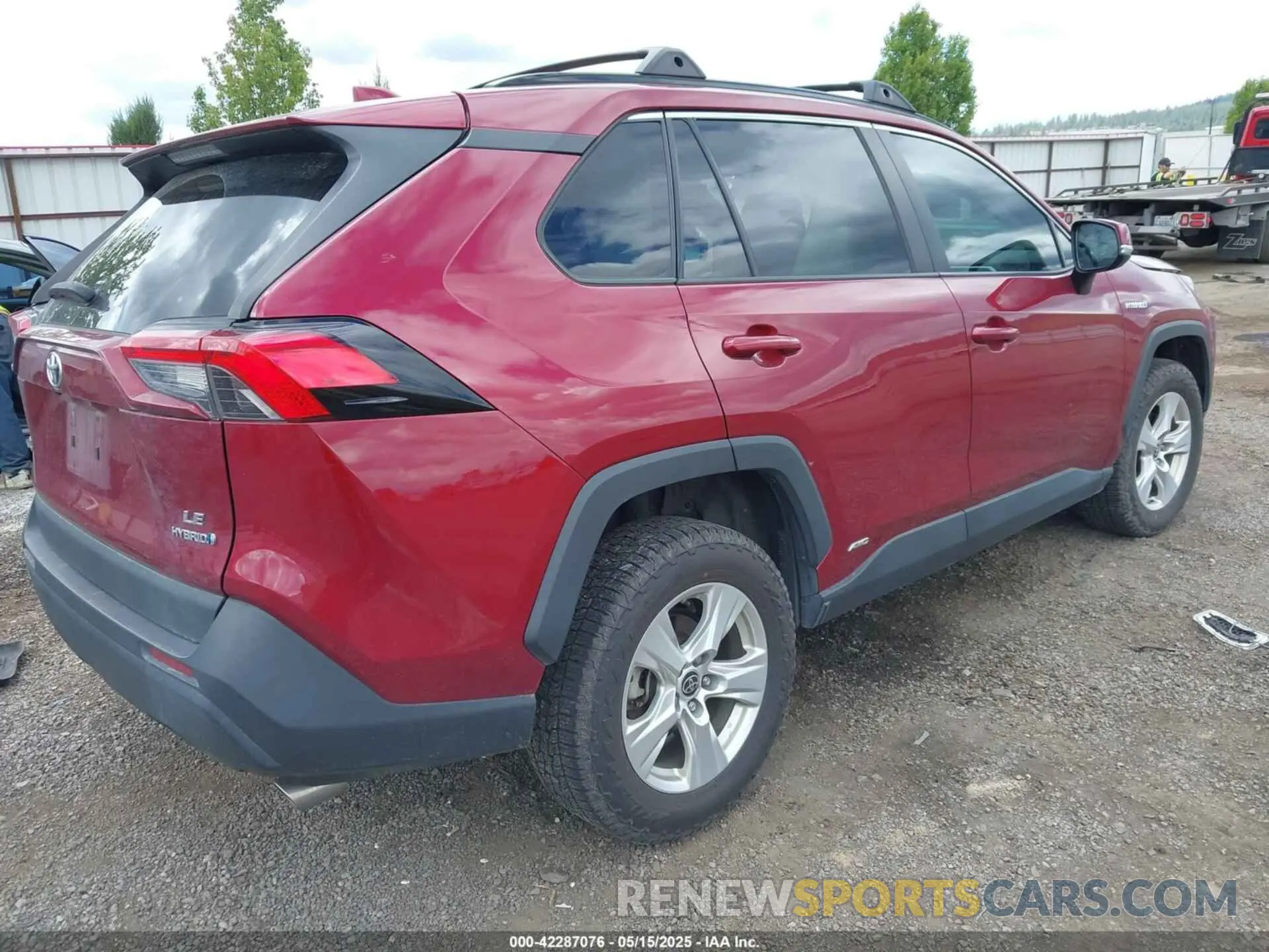 4 Photograph of a damaged car 2T3MWRFV6MW128221 TOYOTA RAV4 HYBRID 2021
