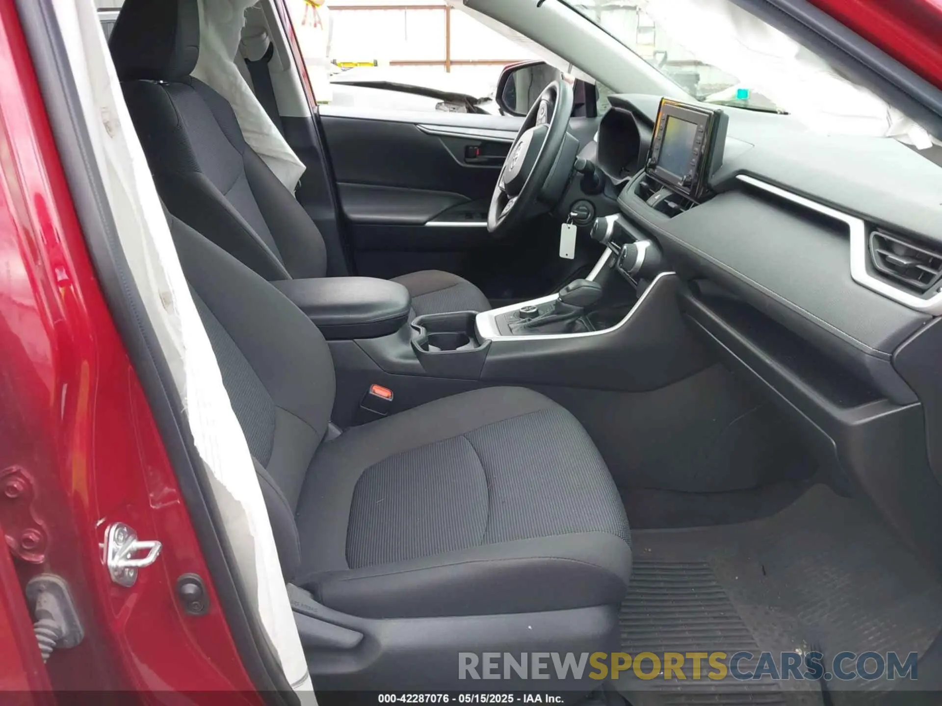 5 Photograph of a damaged car 2T3MWRFV6MW128221 TOYOTA RAV4 HYBRID 2021