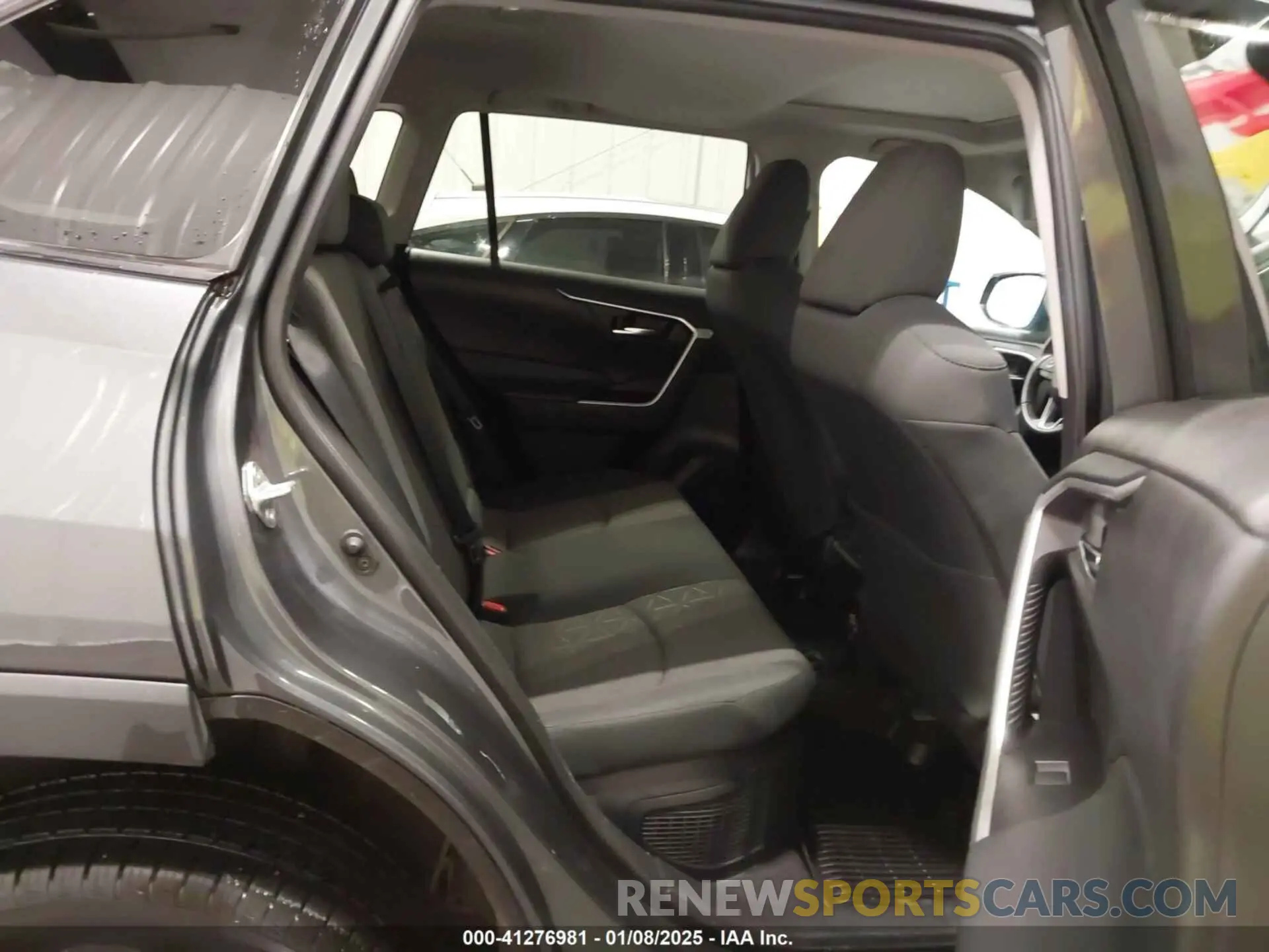 8 Photograph of a damaged car 2T3R6RFV5MW004981 TOYOTA RAV4 HYBRID 2021