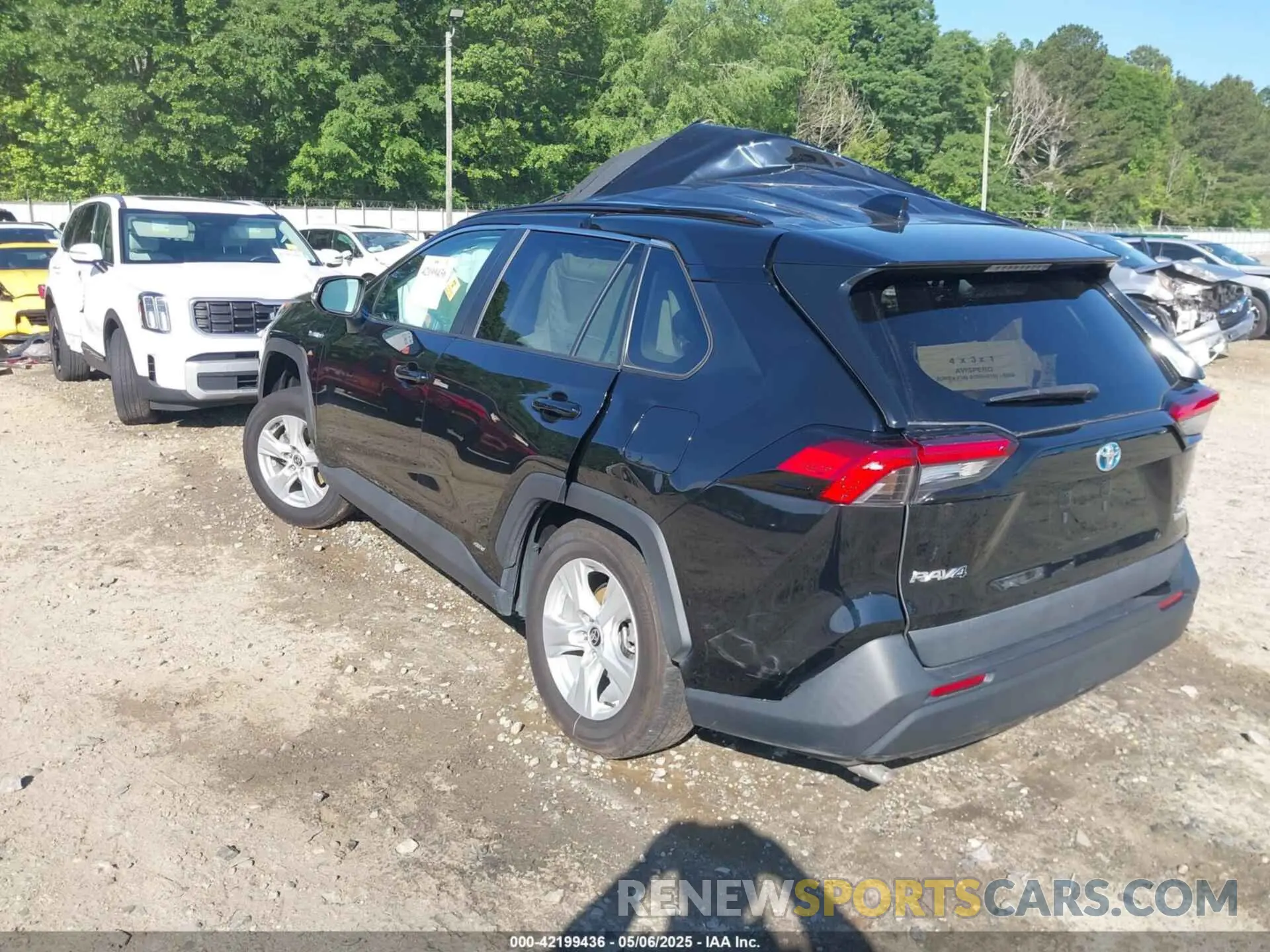 3 Photograph of a damaged car 2T3R6RFVXMW011778 TOYOTA RAV4 HYBRID 2021