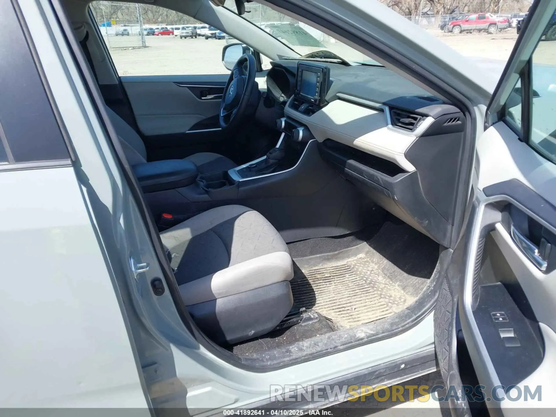 5 Photograph of a damaged car 2T3RWRFV4MW110189 TOYOTA RAV4 HYBRID 2021
