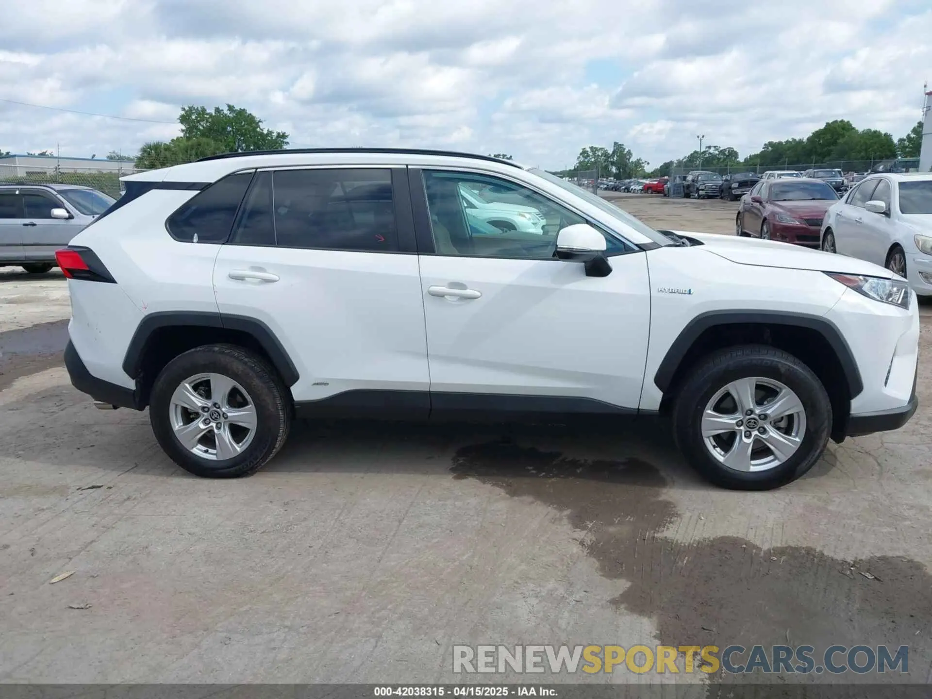 13 Photograph of a damaged car 2T3RWRFV6MW114082 TOYOTA RAV4 HYBRID 2021