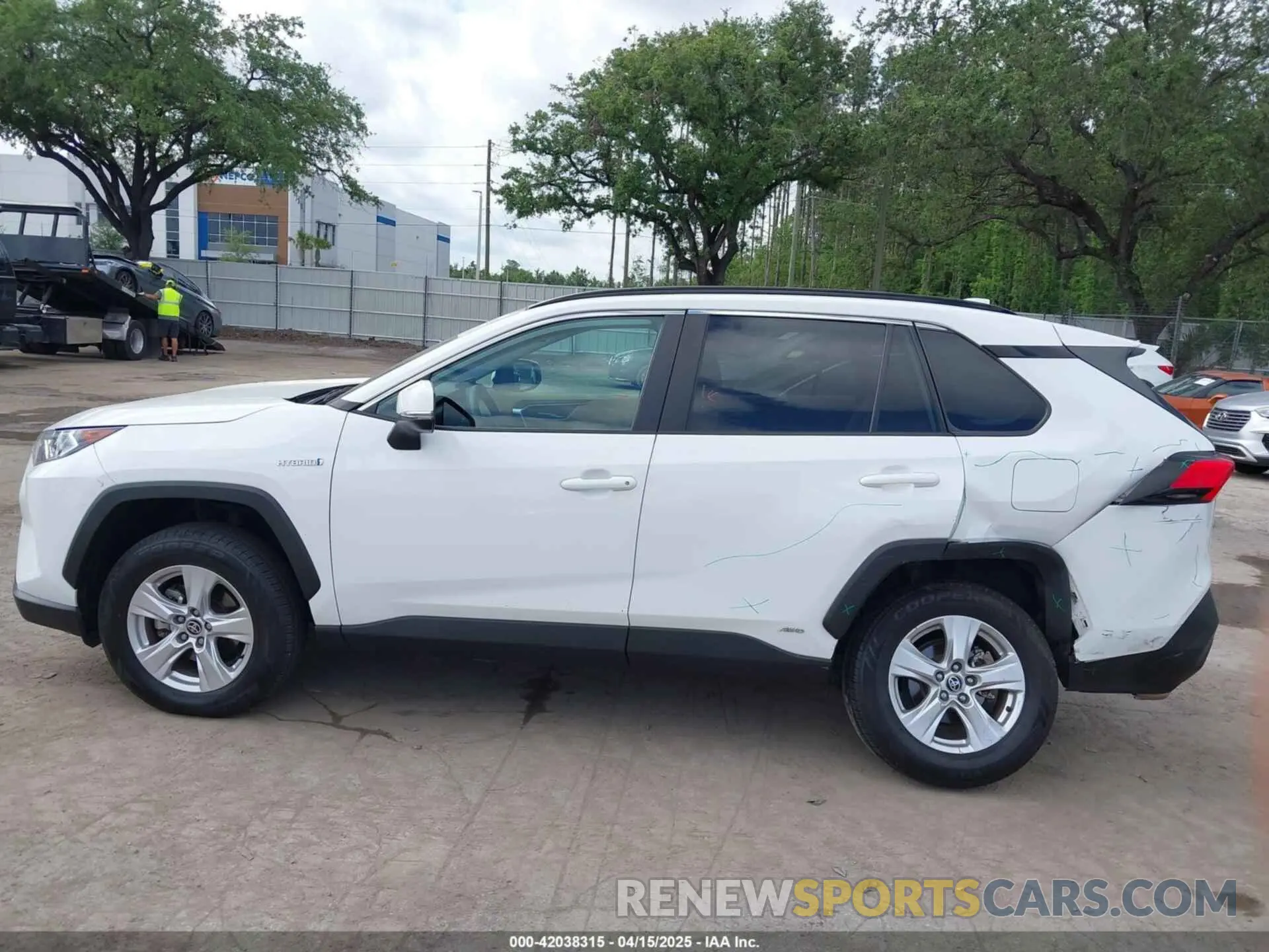 14 Photograph of a damaged car 2T3RWRFV6MW114082 TOYOTA RAV4 HYBRID 2021