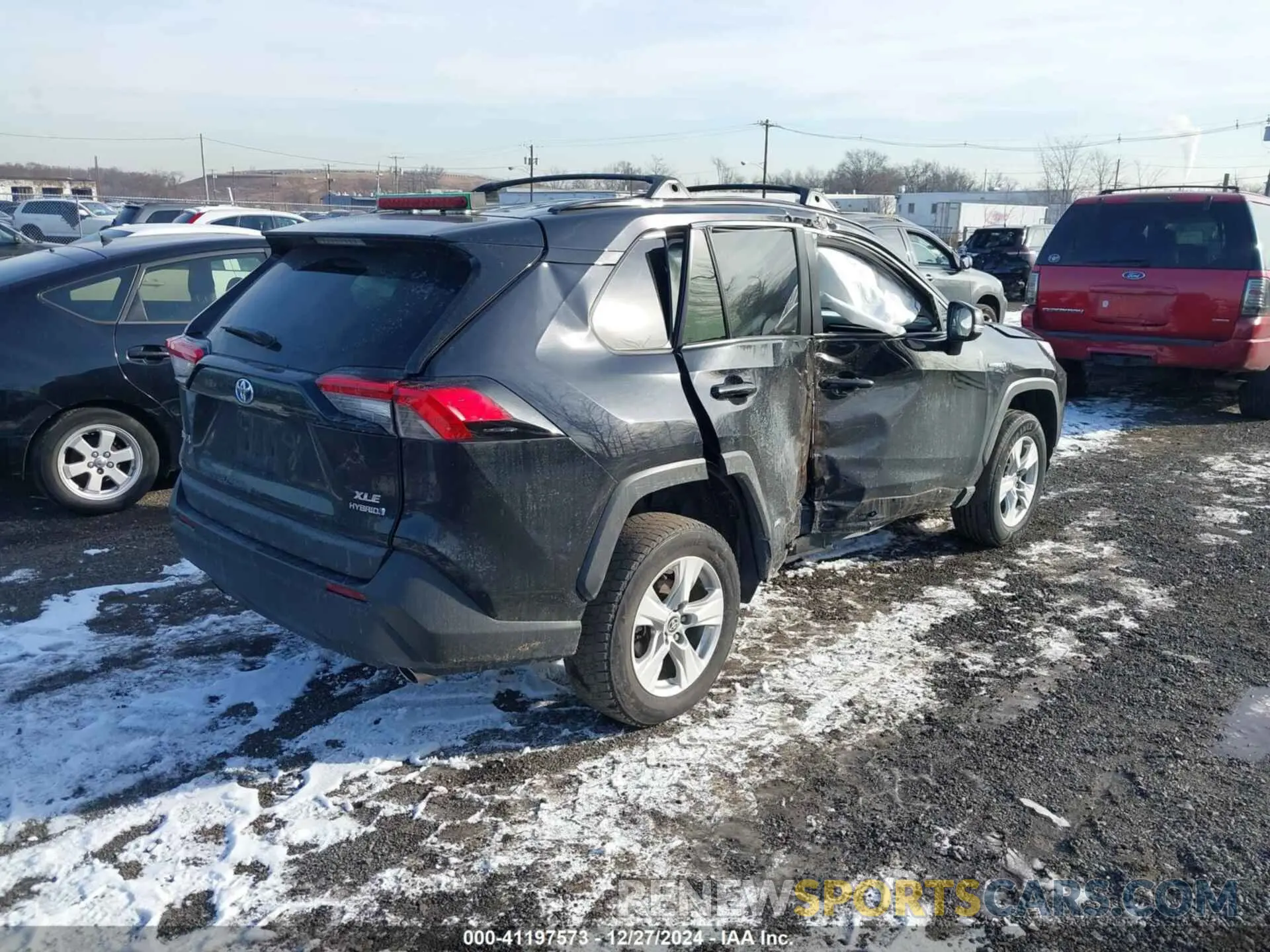 4 Photograph of a damaged car 2T3RWRFV7MW109215 TOYOTA RAV4 HYBRID 2021