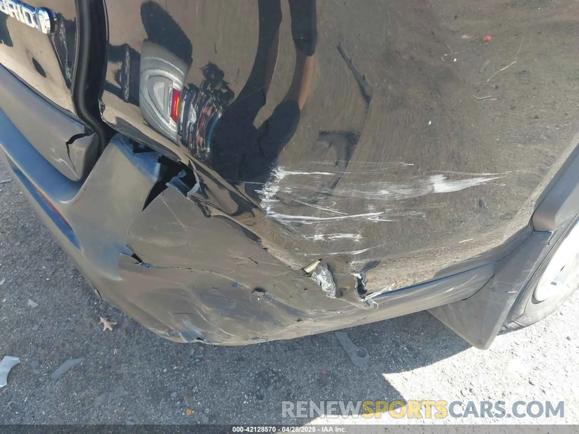 18 Photograph of a damaged car 2T3RWRFV8MW116772 TOYOTA RAV4 HYBRID 2021