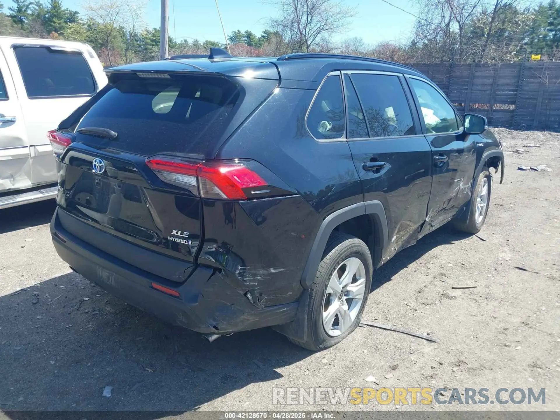 4 Photograph of a damaged car 2T3RWRFV8MW116772 TOYOTA RAV4 HYBRID 2021