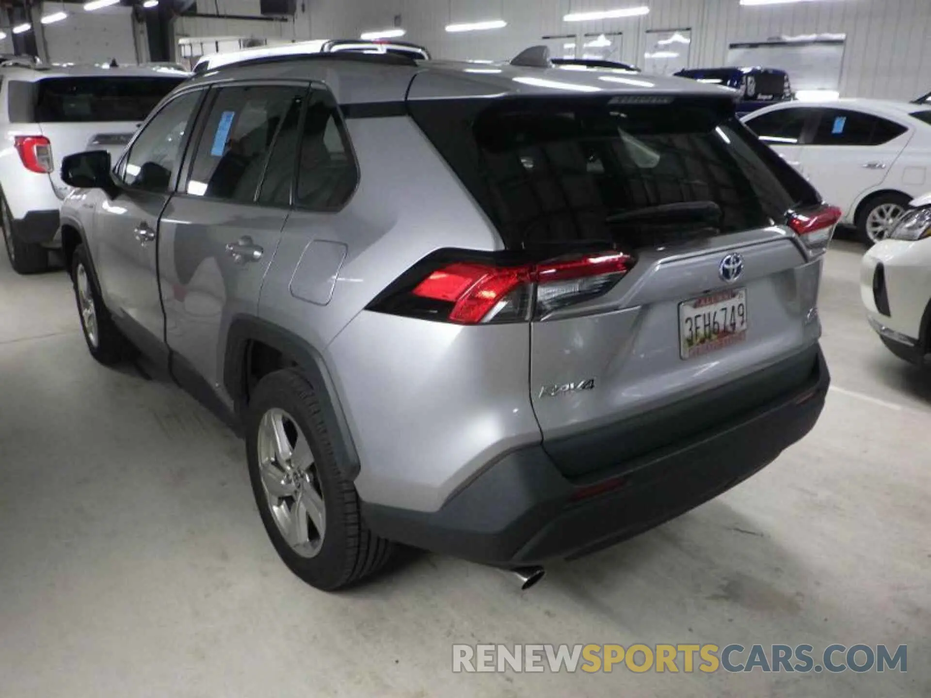 10 Photograph of a damaged car 4T3B6RFV0MU031958 TOYOTA RAV4 HYBRID 2021