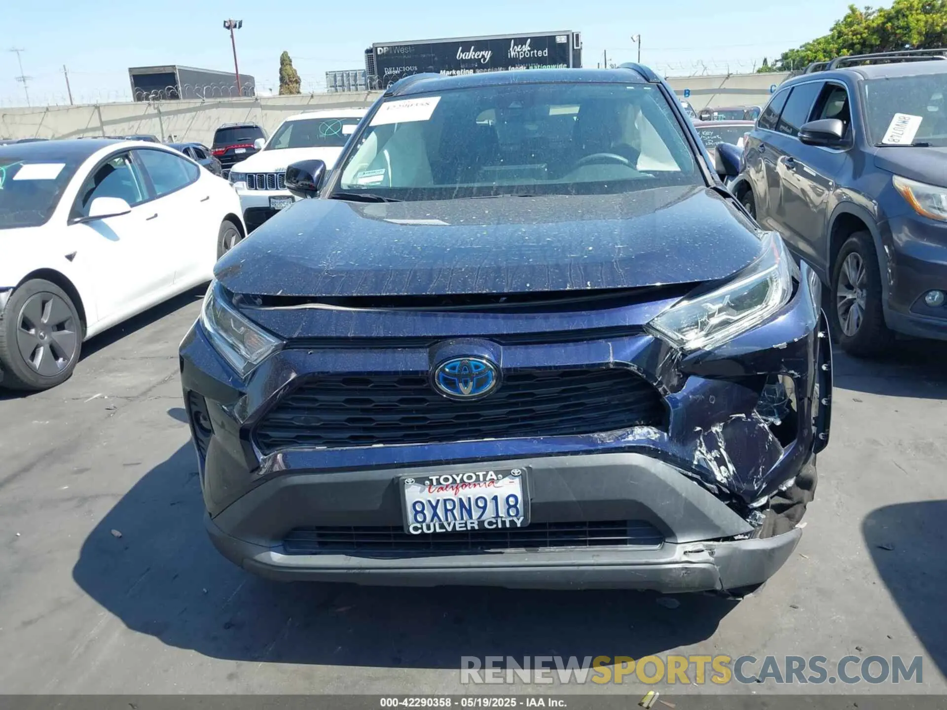 12 Photograph of a damaged car 4T3B6RFV2MU044890 TOYOTA RAV4 HYBRID 2021