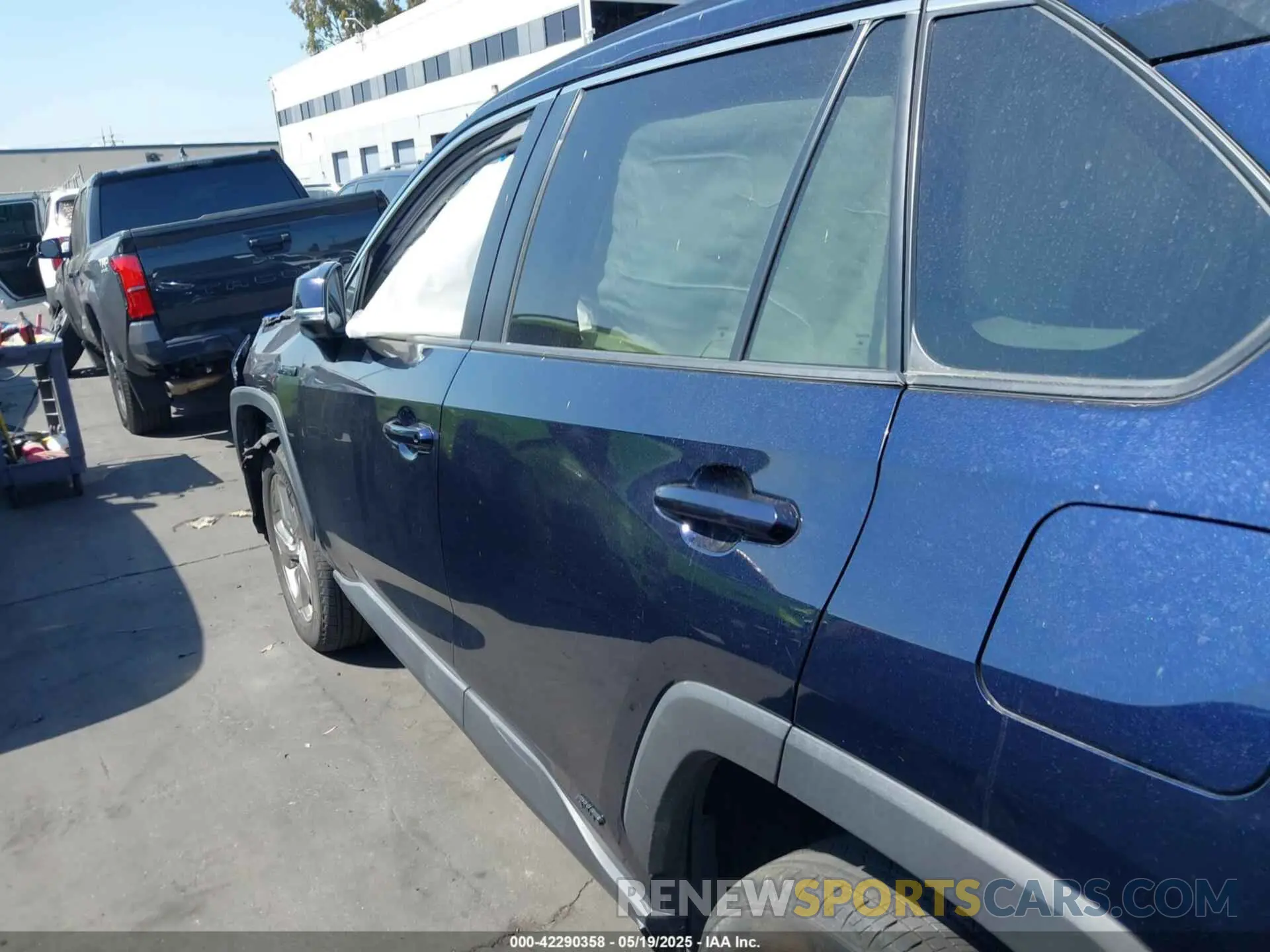 14 Photograph of a damaged car 4T3B6RFV2MU044890 TOYOTA RAV4 HYBRID 2021
