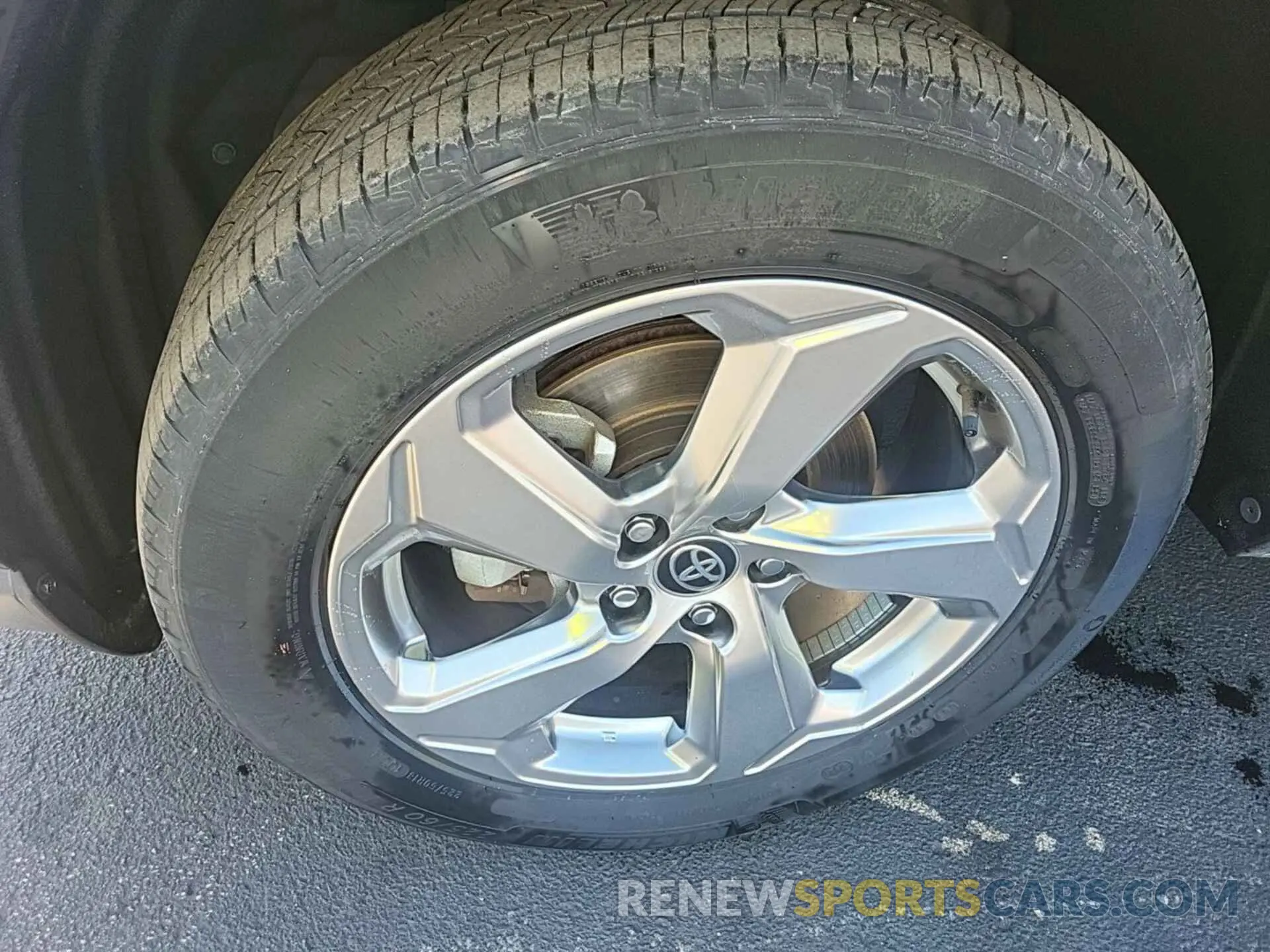 10 Photograph of a damaged car 4T3B6RFV3MU034076 TOYOTA RAV4 HYBRID 2021