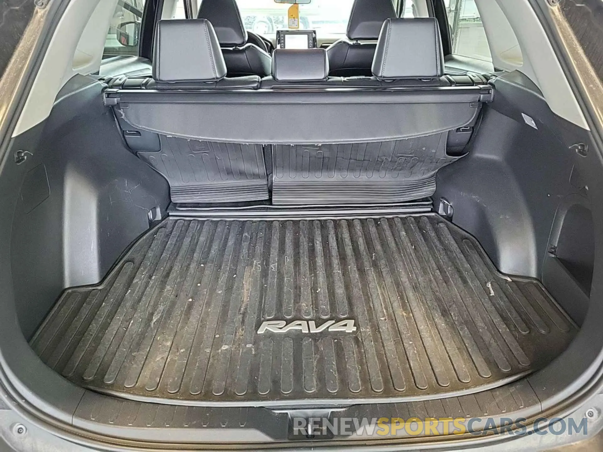 2 Photograph of a damaged car 4T3B6RFV3MU034076 TOYOTA RAV4 HYBRID 2021
