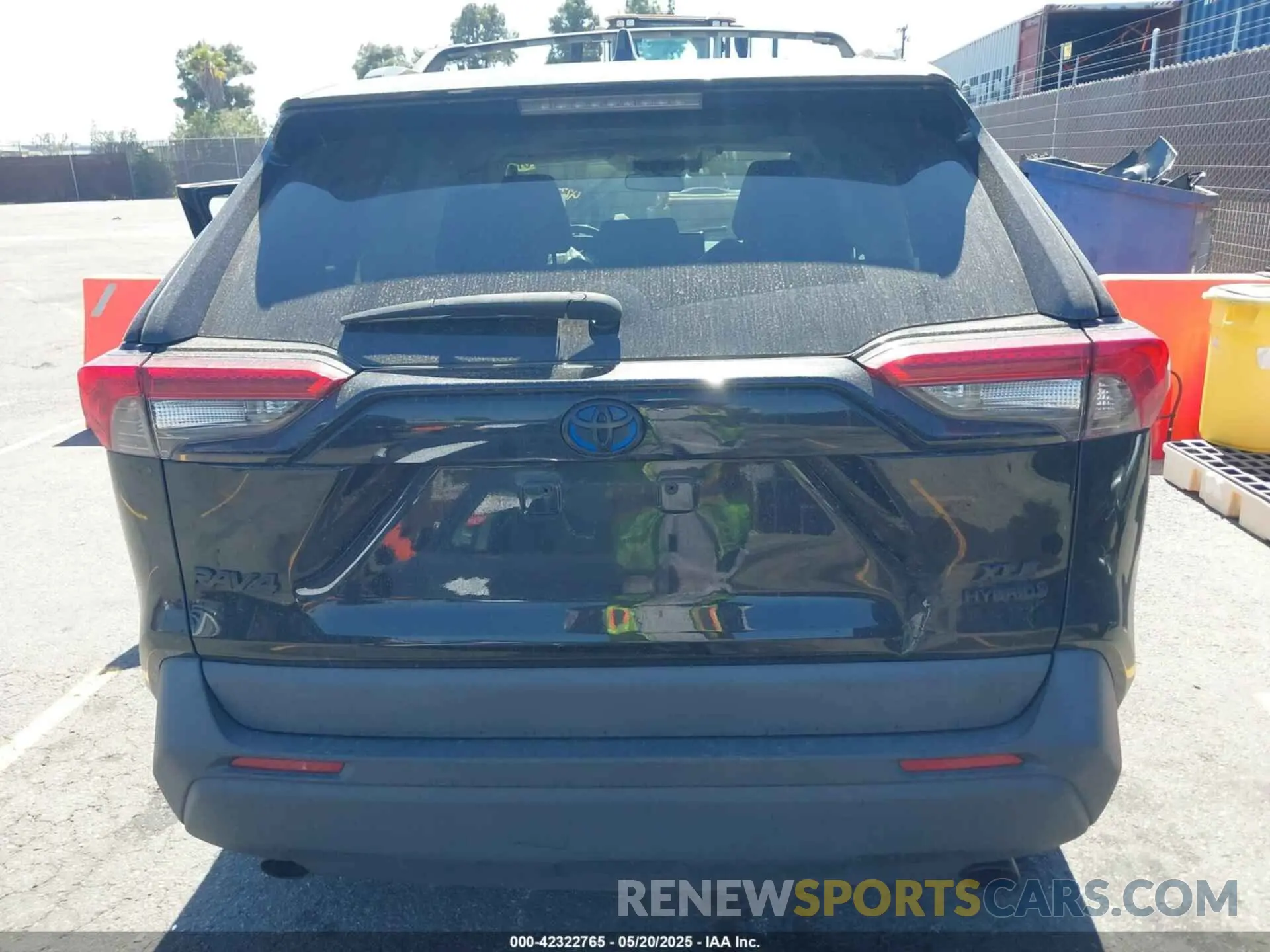 16 Photograph of a damaged car 4T3B6RFV3MU043652 TOYOTA RAV4 HYBRID 2021