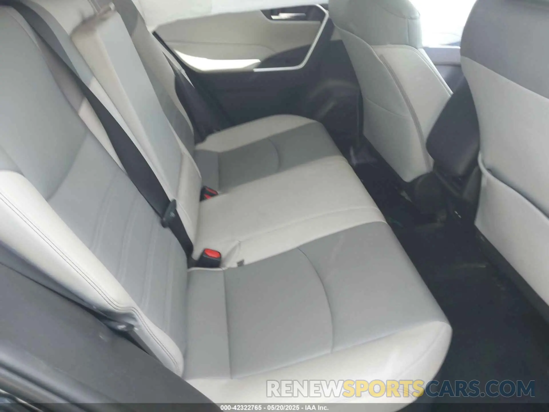 8 Photograph of a damaged car 4T3B6RFV3MU043652 TOYOTA RAV4 HYBRID 2021