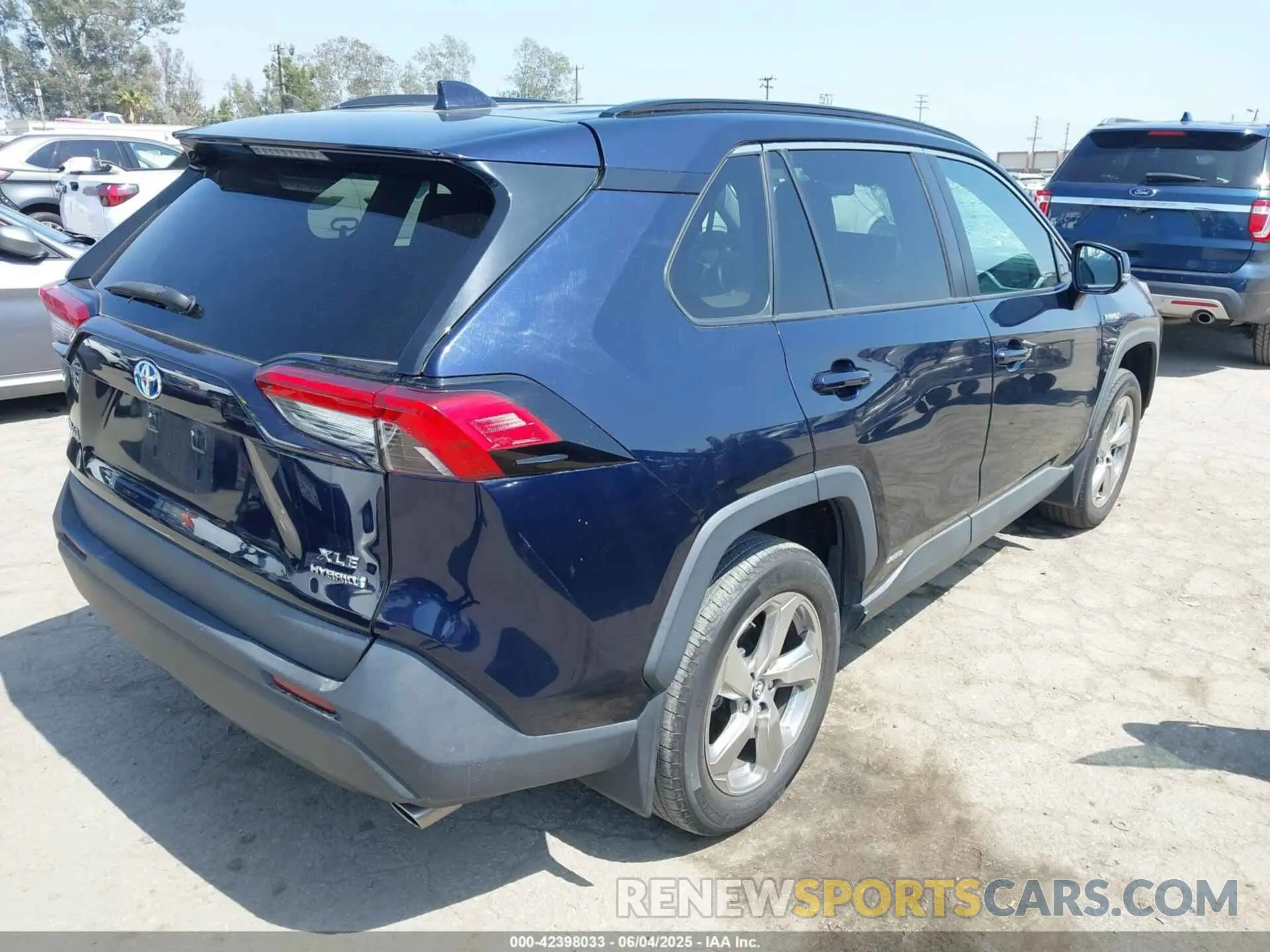 4 Photograph of a damaged car 4T3B6RFV4MU025144 TOYOTA RAV4 HYBRID 2021