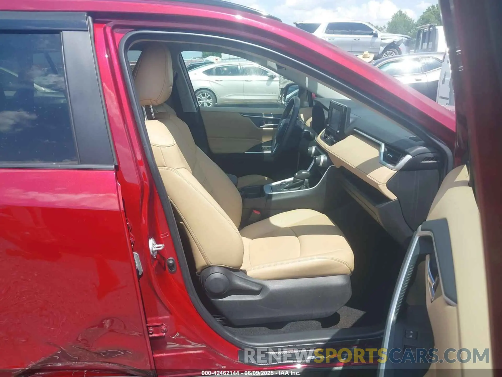 5 Photograph of a damaged car 4T3B6RFV4MU063117 TOYOTA RAV4 HYBRID 2021