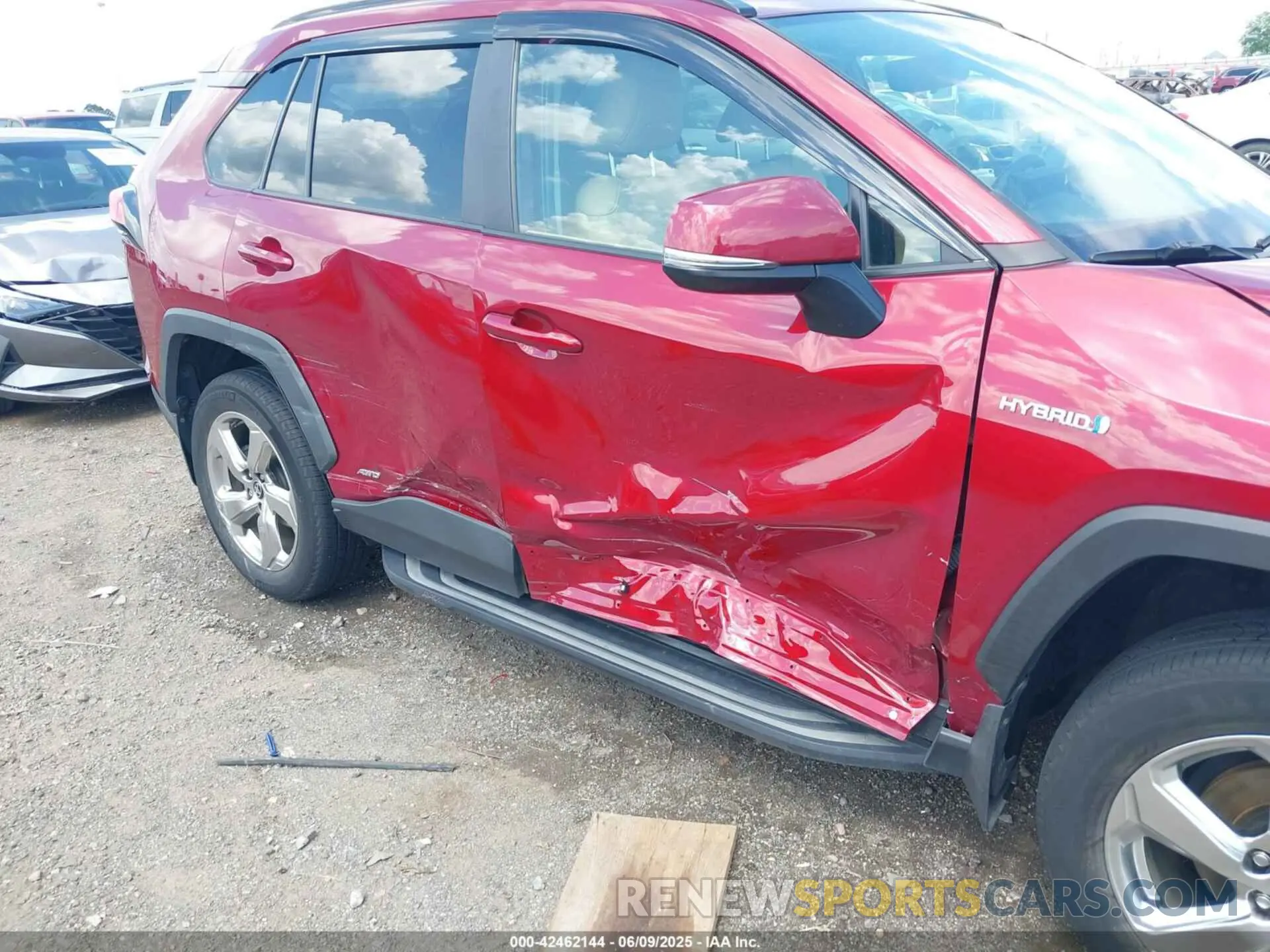 6 Photograph of a damaged car 4T3B6RFV4MU063117 TOYOTA RAV4 HYBRID 2021