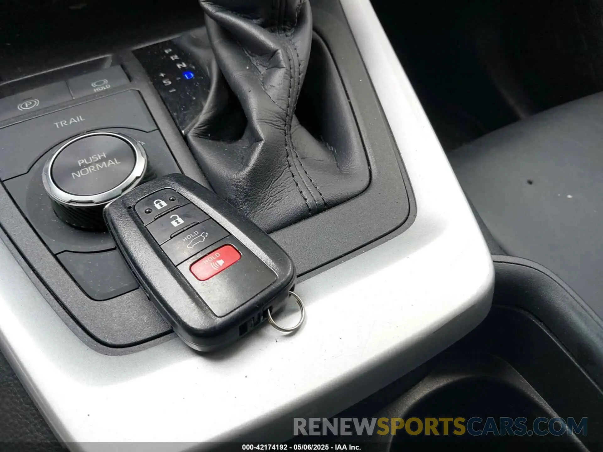 11 Photograph of a damaged car 4T3B6RFV5MU031406 TOYOTA RAV4 HYBRID 2021