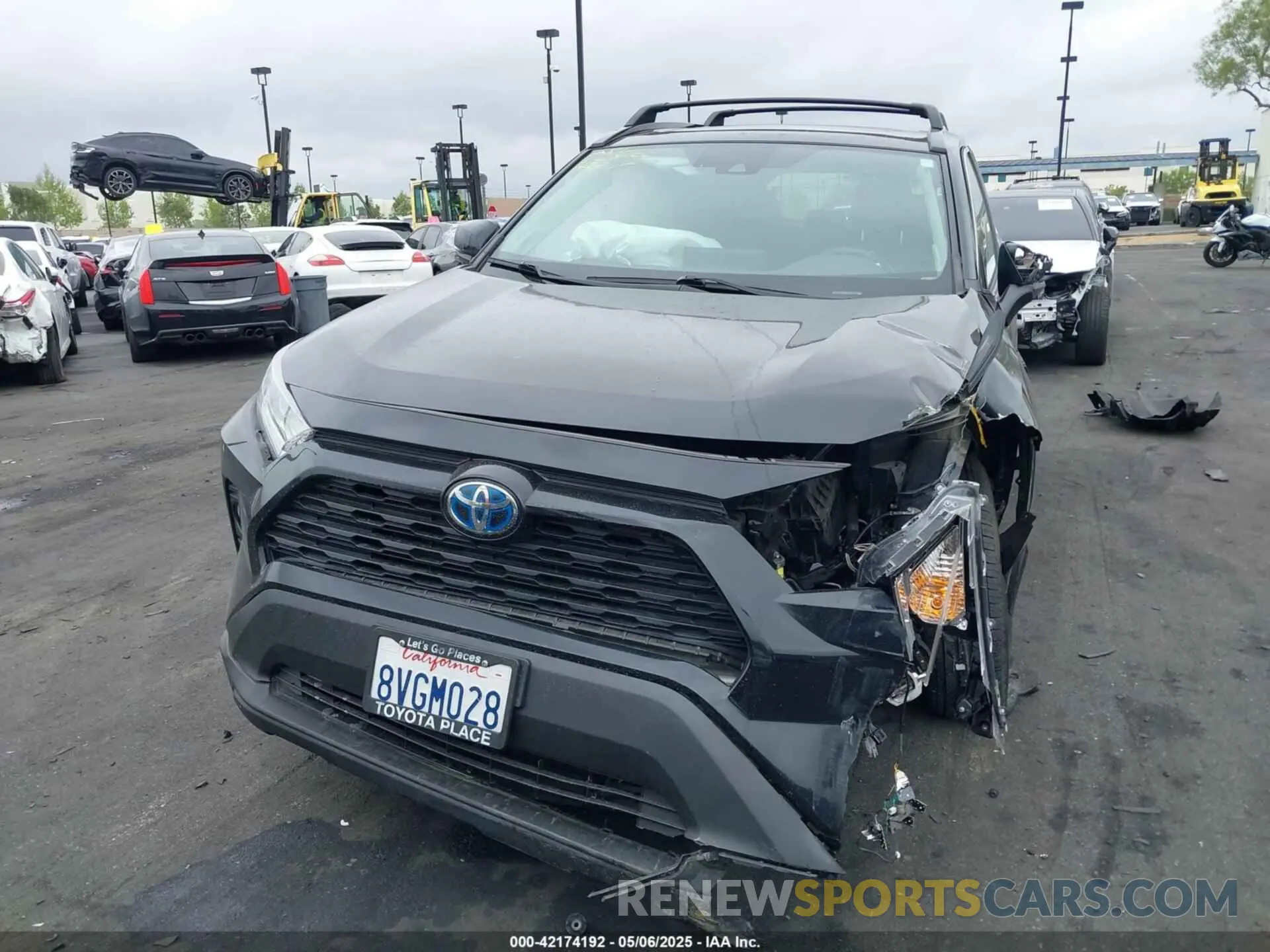 12 Photograph of a damaged car 4T3B6RFV5MU031406 TOYOTA RAV4 HYBRID 2021
