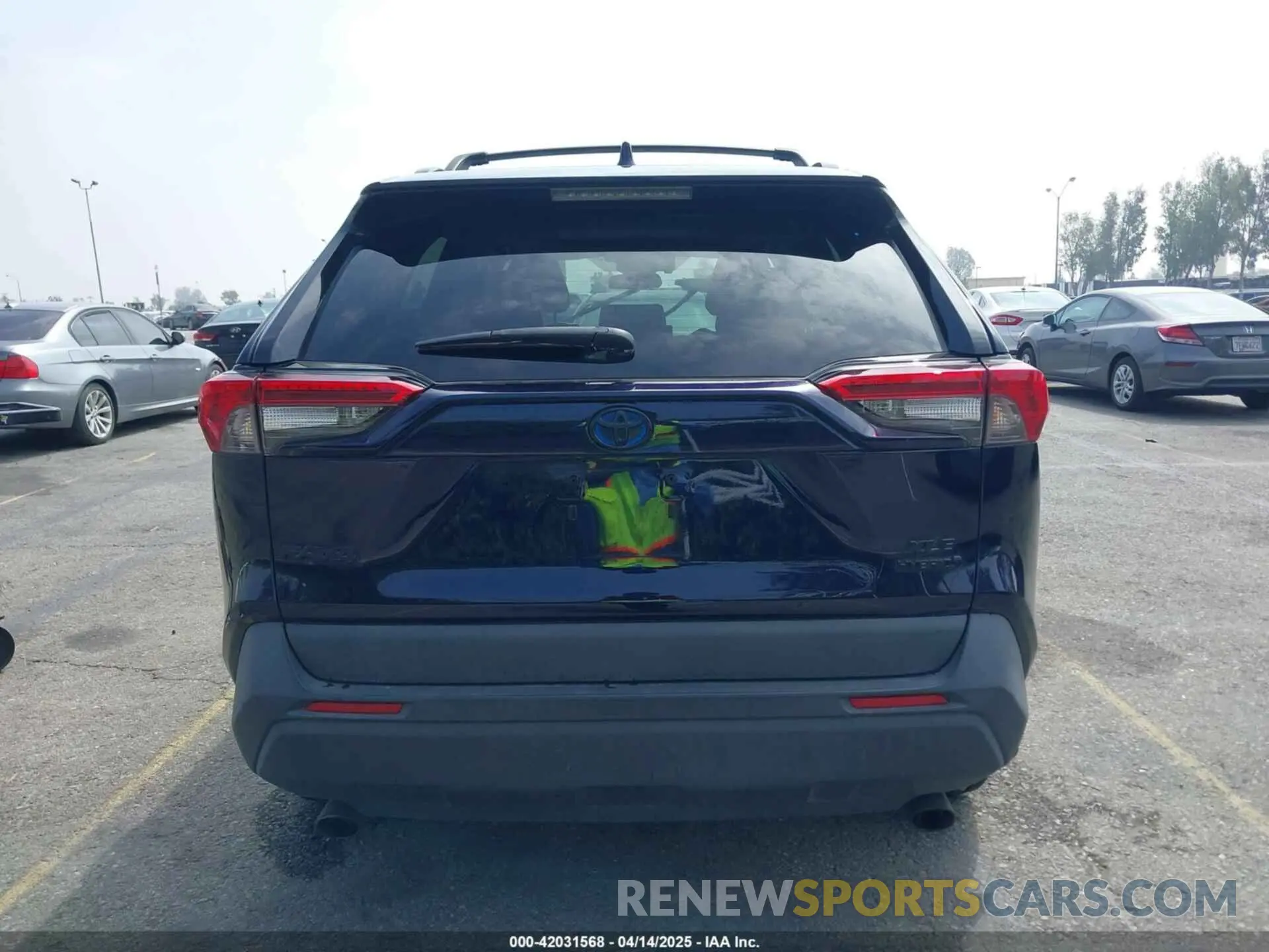 16 Photograph of a damaged car 4T3B6RFV5MU049808 TOYOTA RAV4 HYBRID 2021