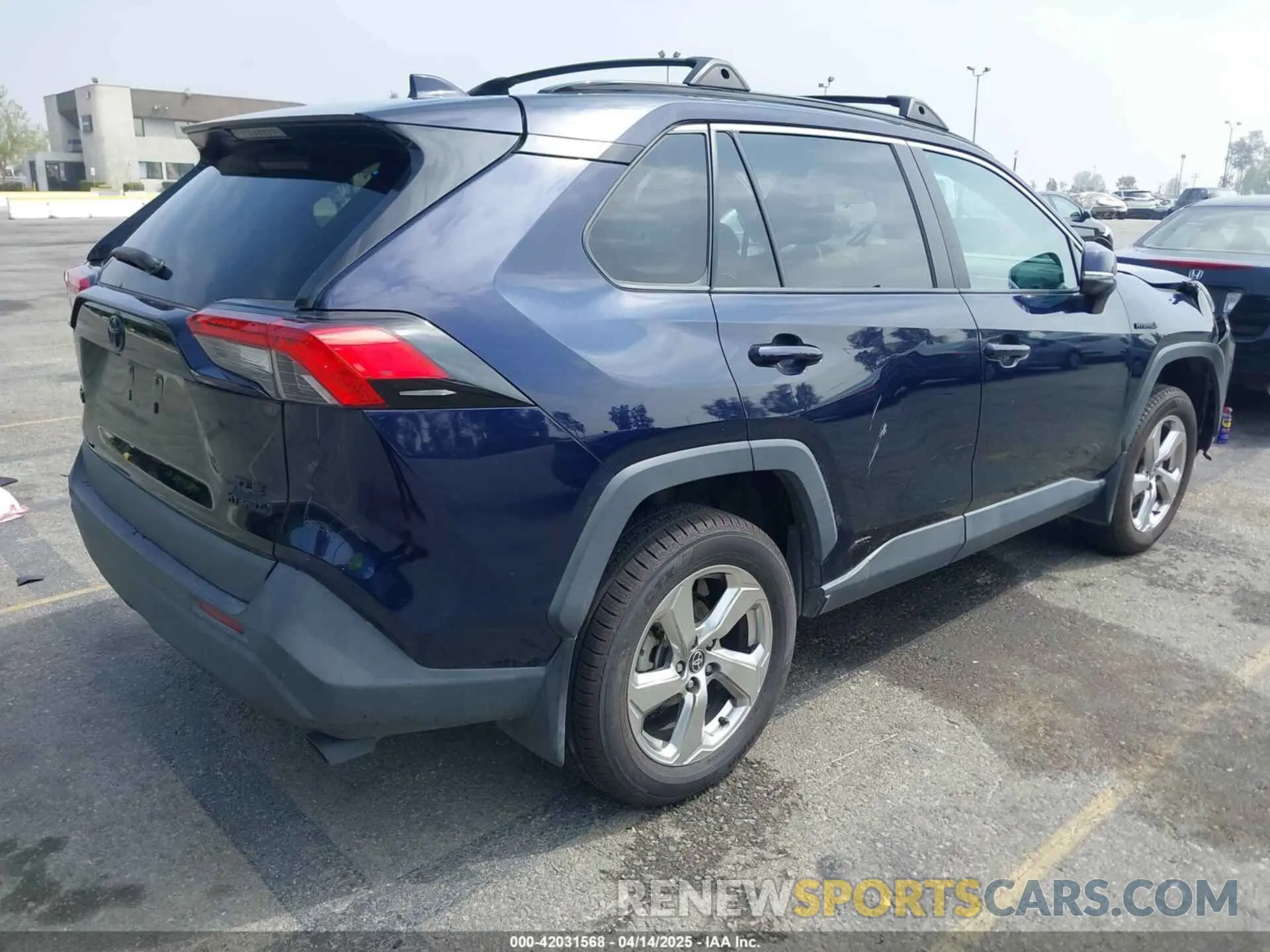 4 Photograph of a damaged car 4T3B6RFV5MU049808 TOYOTA RAV4 HYBRID 2021