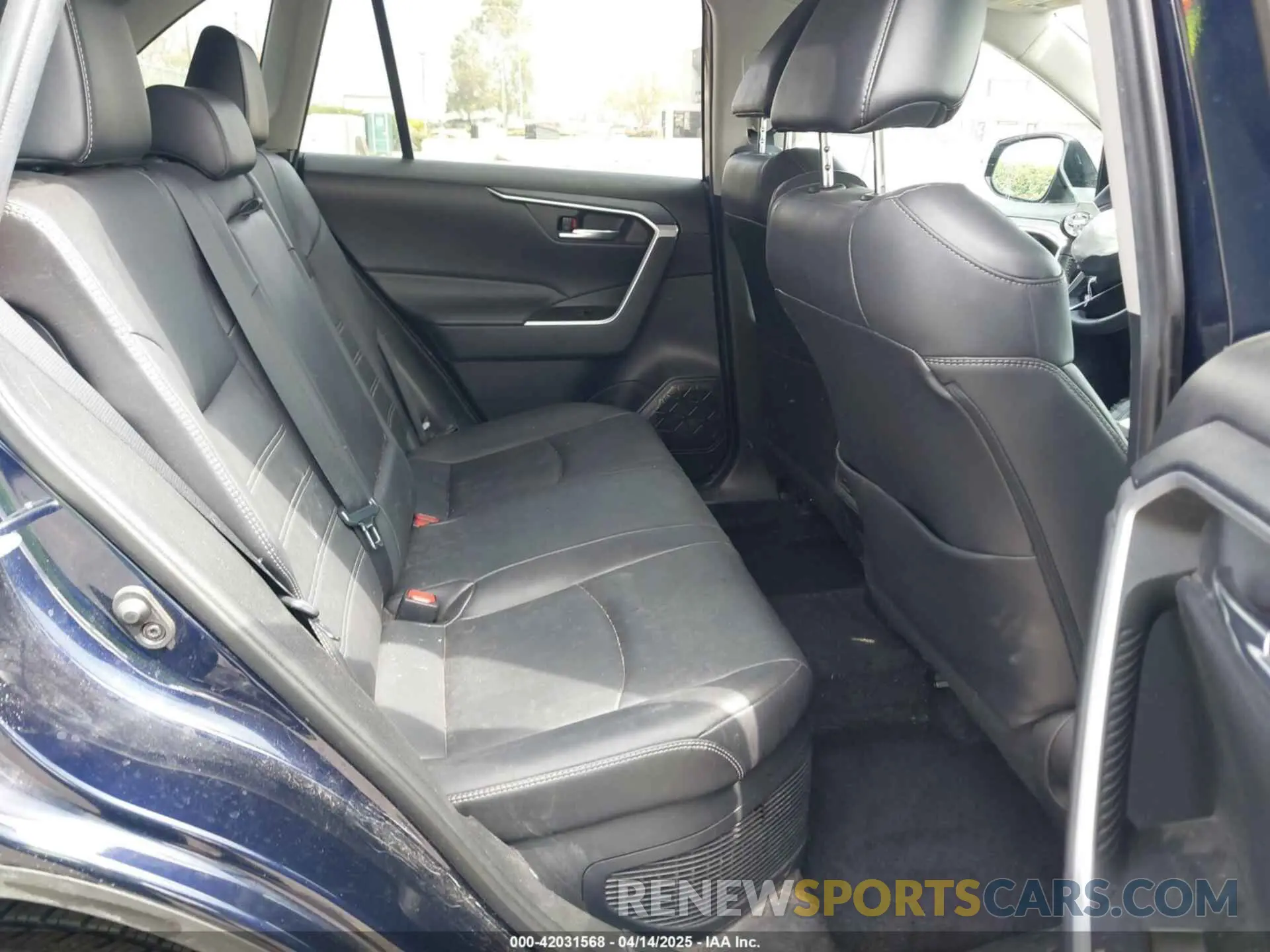 8 Photograph of a damaged car 4T3B6RFV5MU049808 TOYOTA RAV4 HYBRID 2021