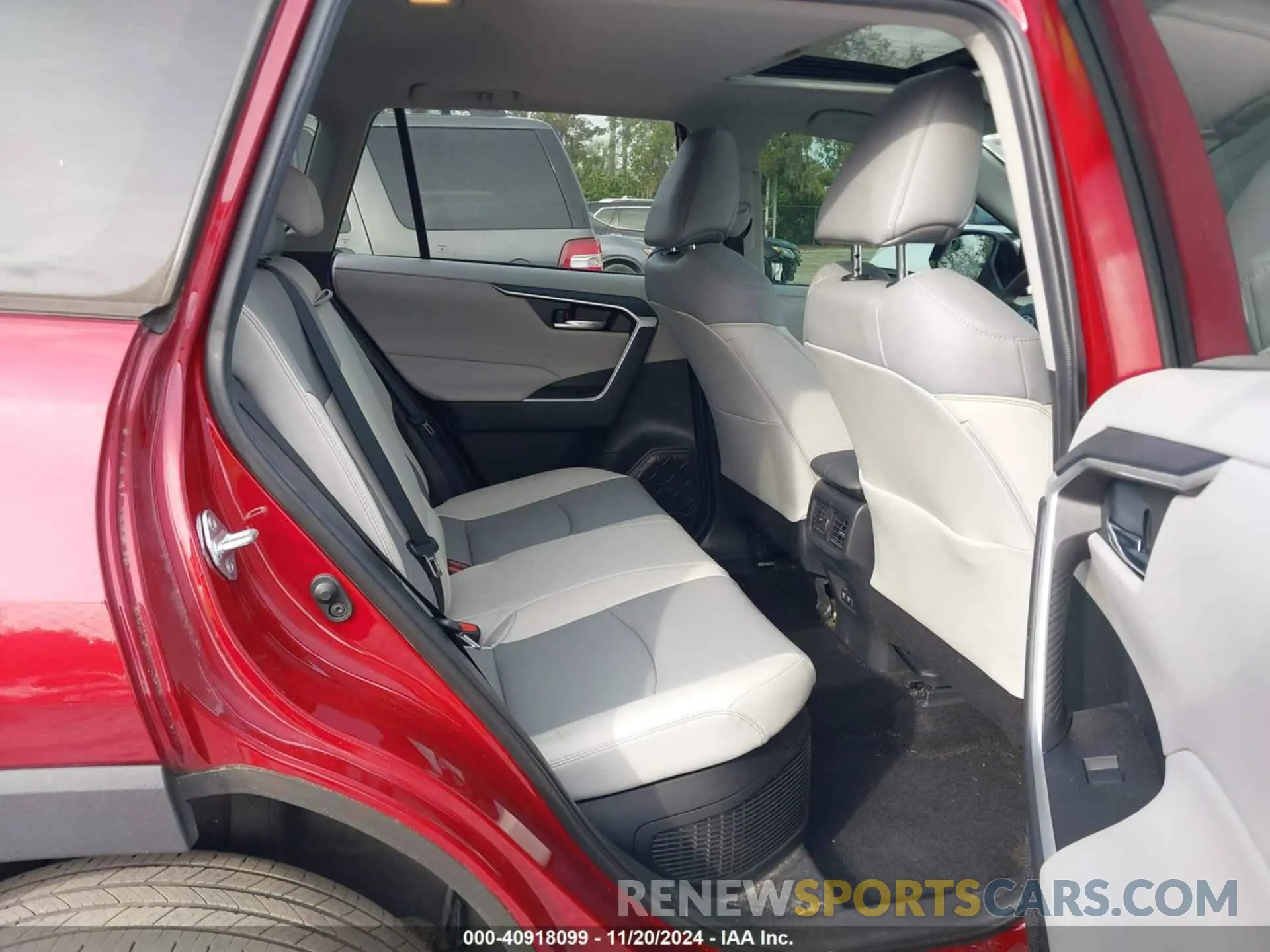 8 Photograph of a damaged car 4T3B6RFV6MU013089 TOYOTA RAV4 HYBRID 2021