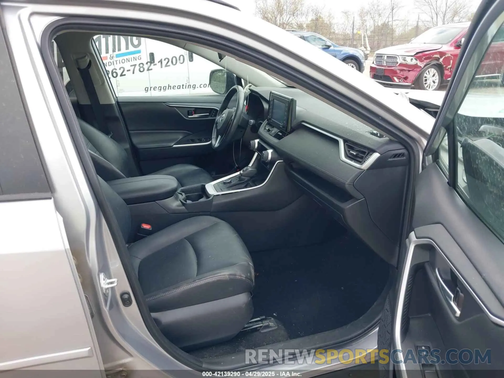 5 Photograph of a damaged car 4T3B6RFV6MU021452 TOYOTA RAV4 HYBRID 2021
