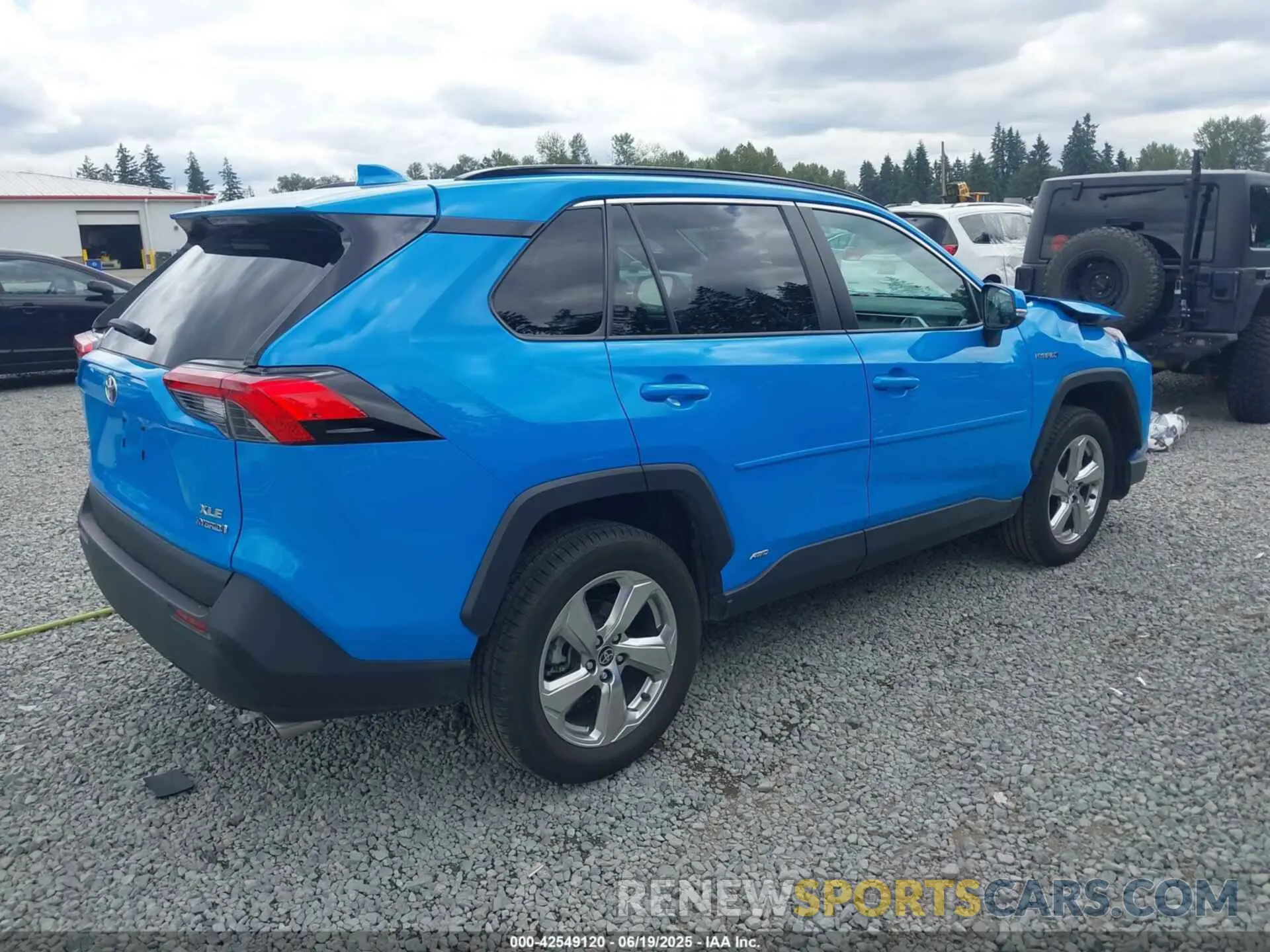 4 Photograph of a damaged car 4T3B6RFV6MU048392 TOYOTA RAV4 HYBRID 2021