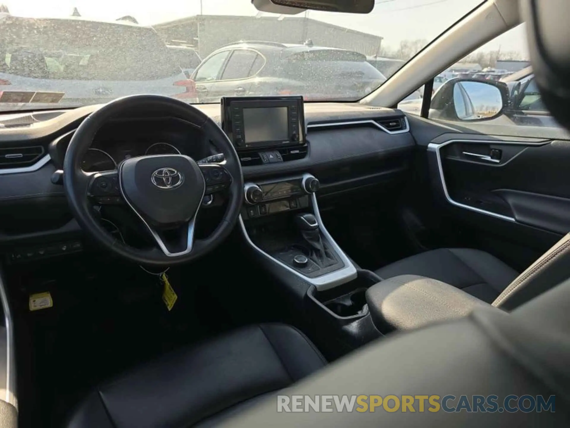 1 Photograph of a damaged car 4T3B6RFV8MU031965 TOYOTA RAV4 HYBRID 2021