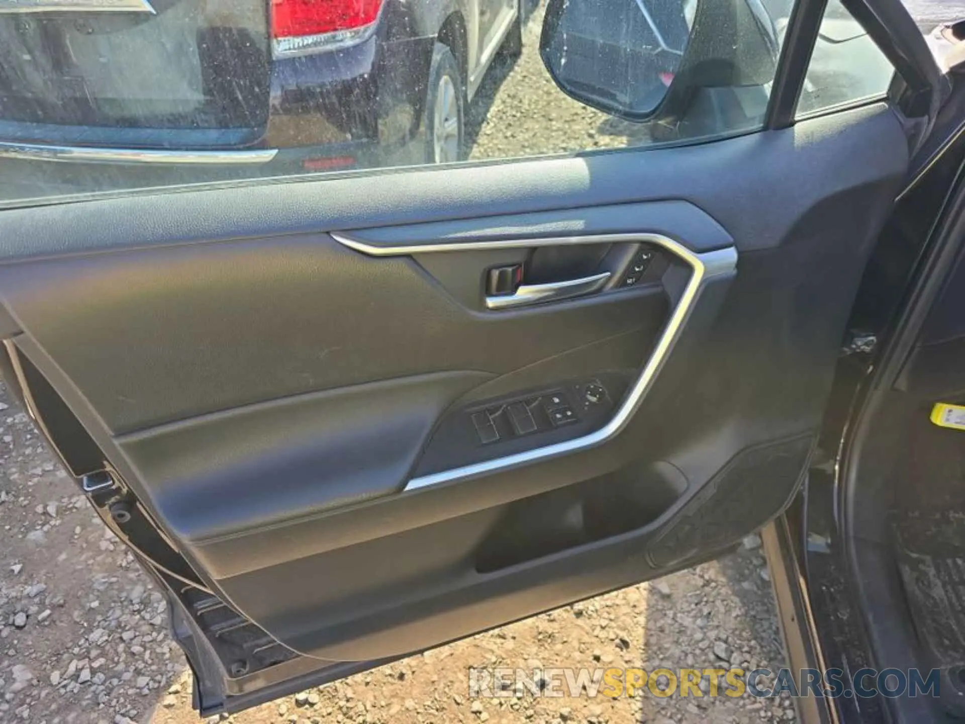 14 Photograph of a damaged car 4T3B6RFV8MU031965 TOYOTA RAV4 HYBRID 2021