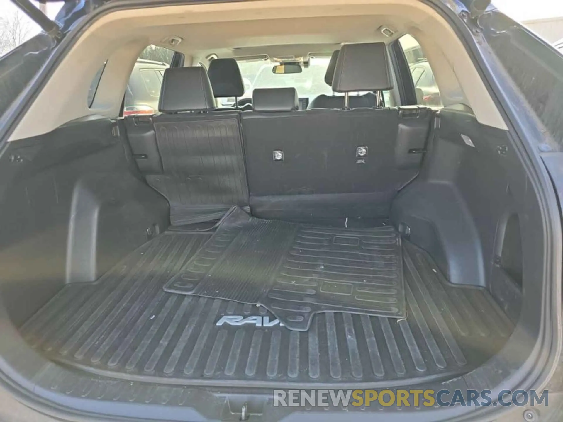 8 Photograph of a damaged car 4T3B6RFV8MU031965 TOYOTA RAV4 HYBRID 2021