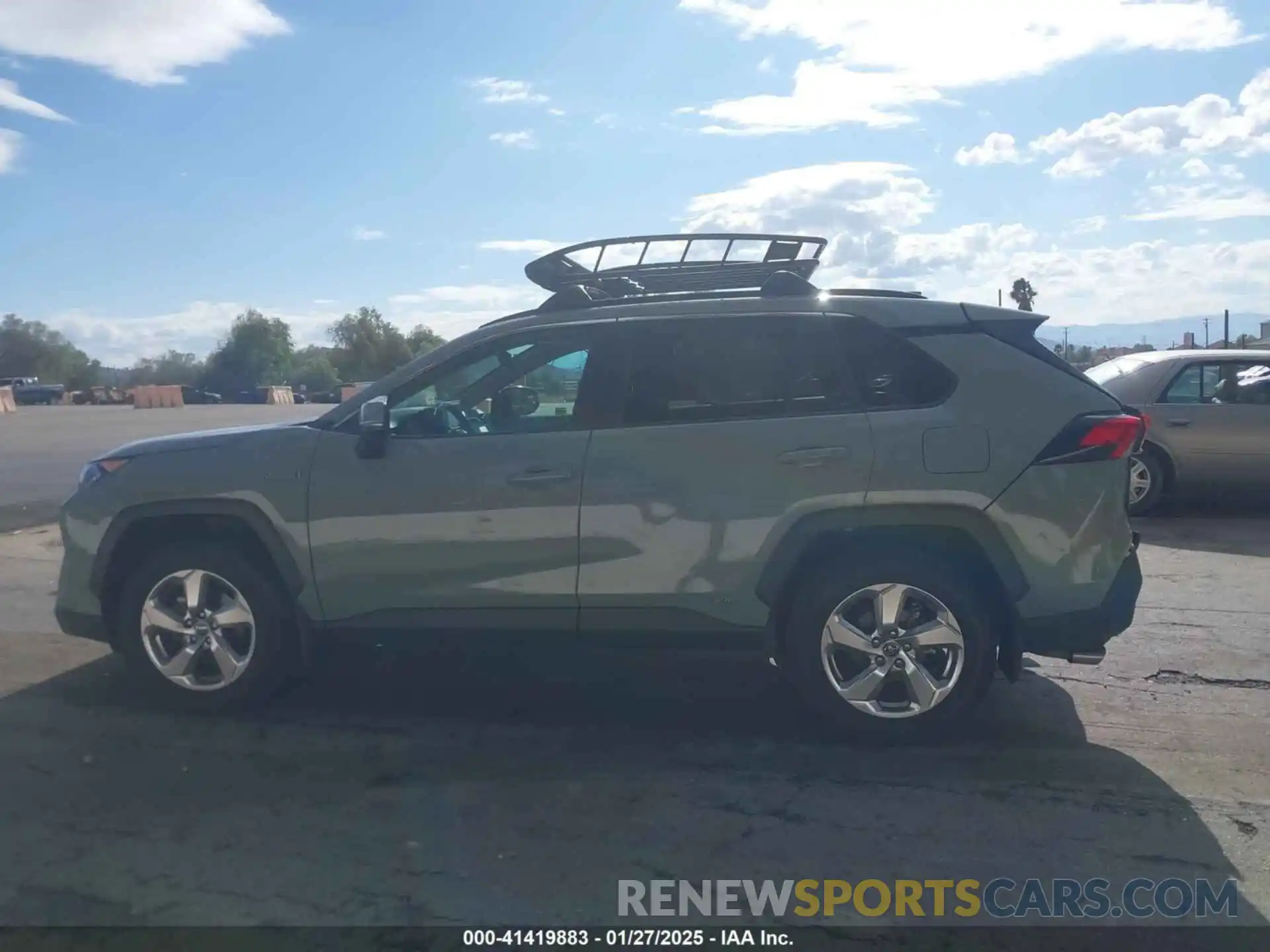 14 Photograph of a damaged car 4T3B6RFV9MU025009 TOYOTA RAV4 HYBRID 2021