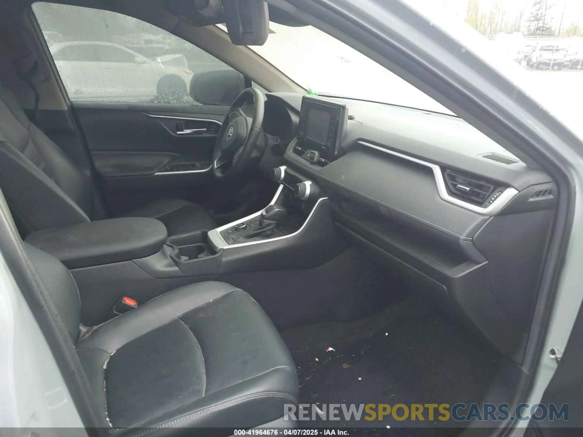 5 Photograph of a damaged car 4T3B6RFVXMU011748 TOYOTA RAV4 HYBRID 2021