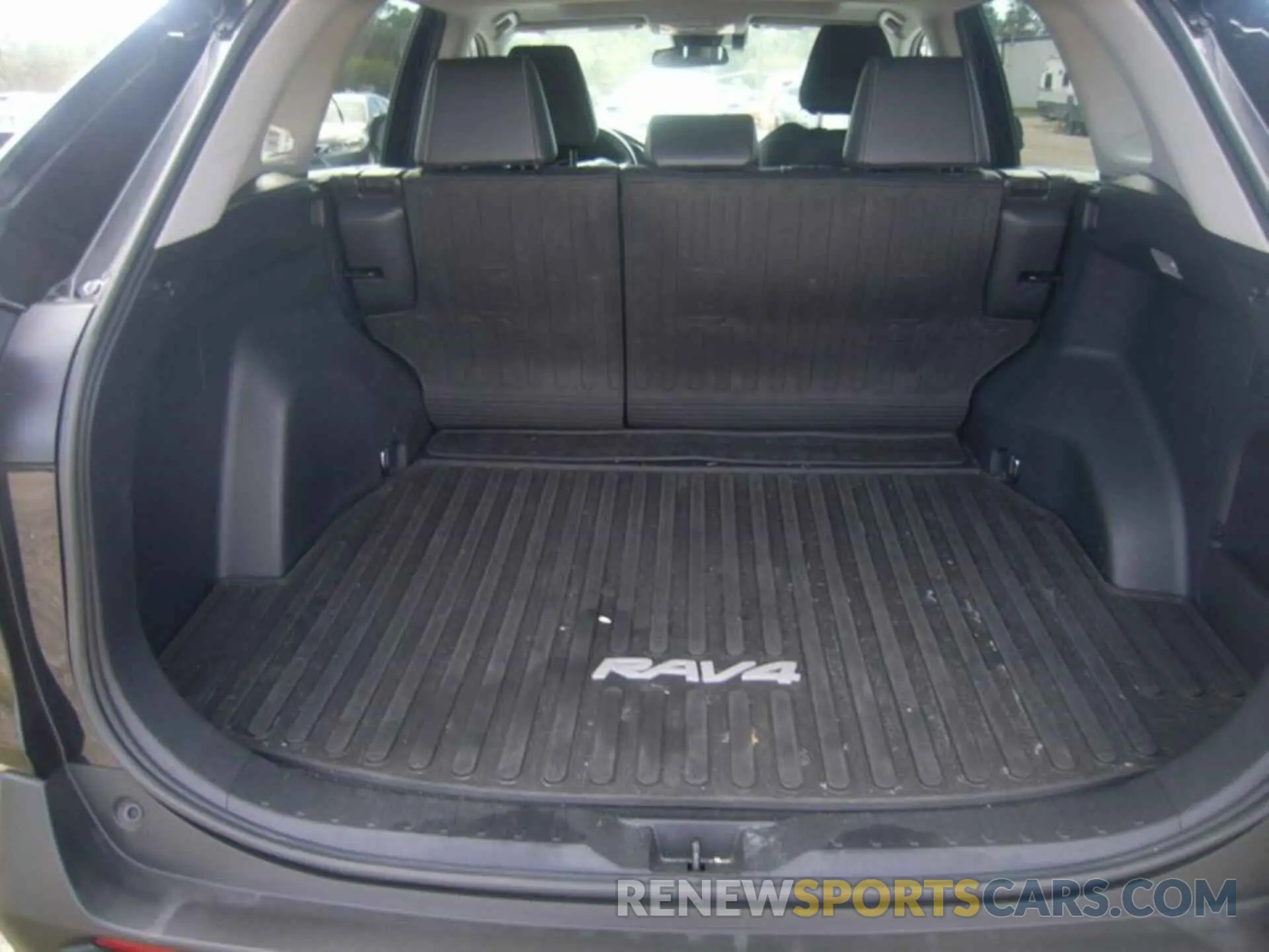 11 Photograph of a damaged car 4T3B6RFVXMU032163 TOYOTA RAV4 HYBRID 2021
