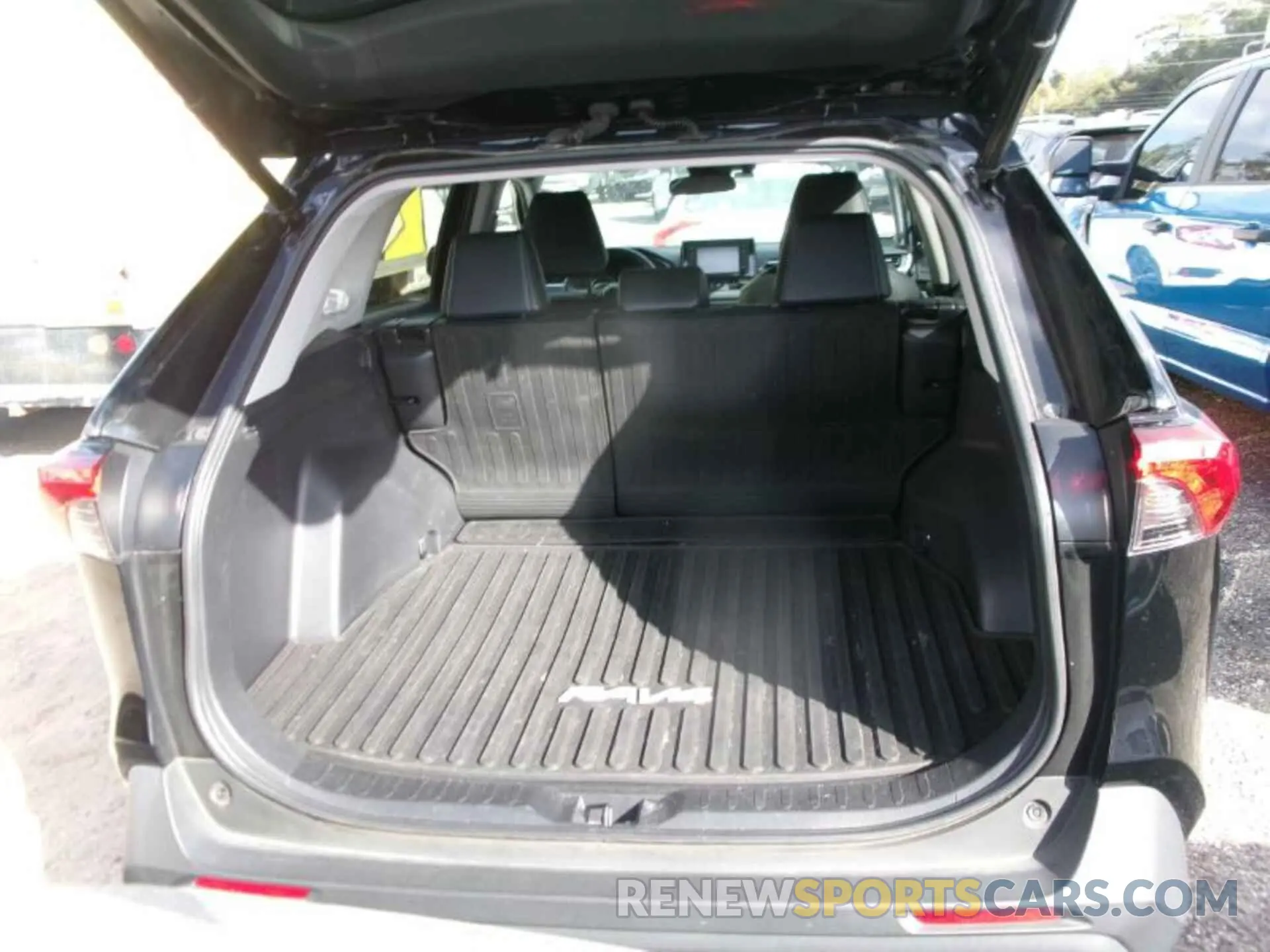 16 Photograph of a damaged car 4T3B6RFVXMU032163 TOYOTA RAV4 HYBRID 2021