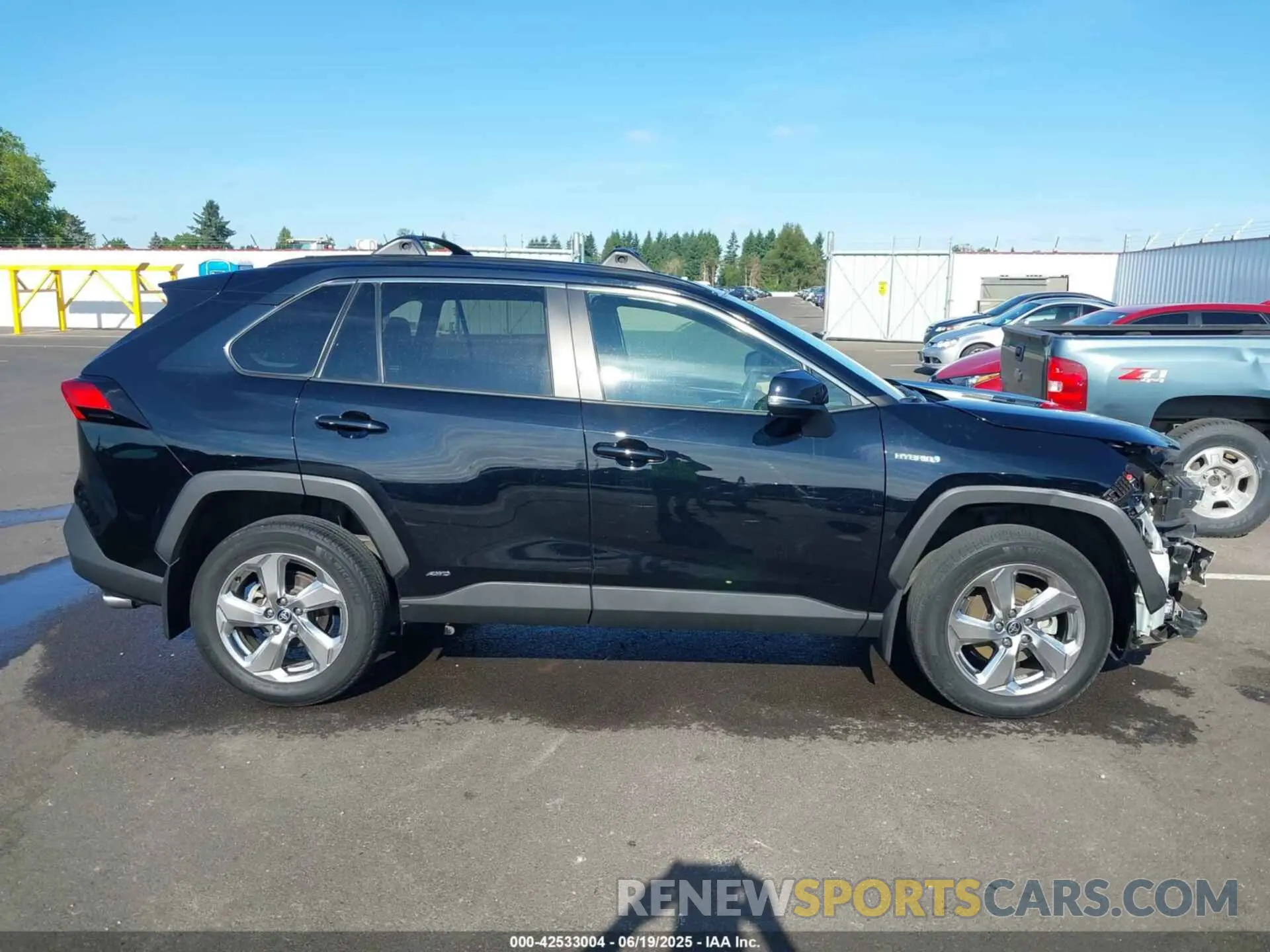 14 Photograph of a damaged car 4T3B6RFVXMU040585 TOYOTA RAV4 HYBRID 2021