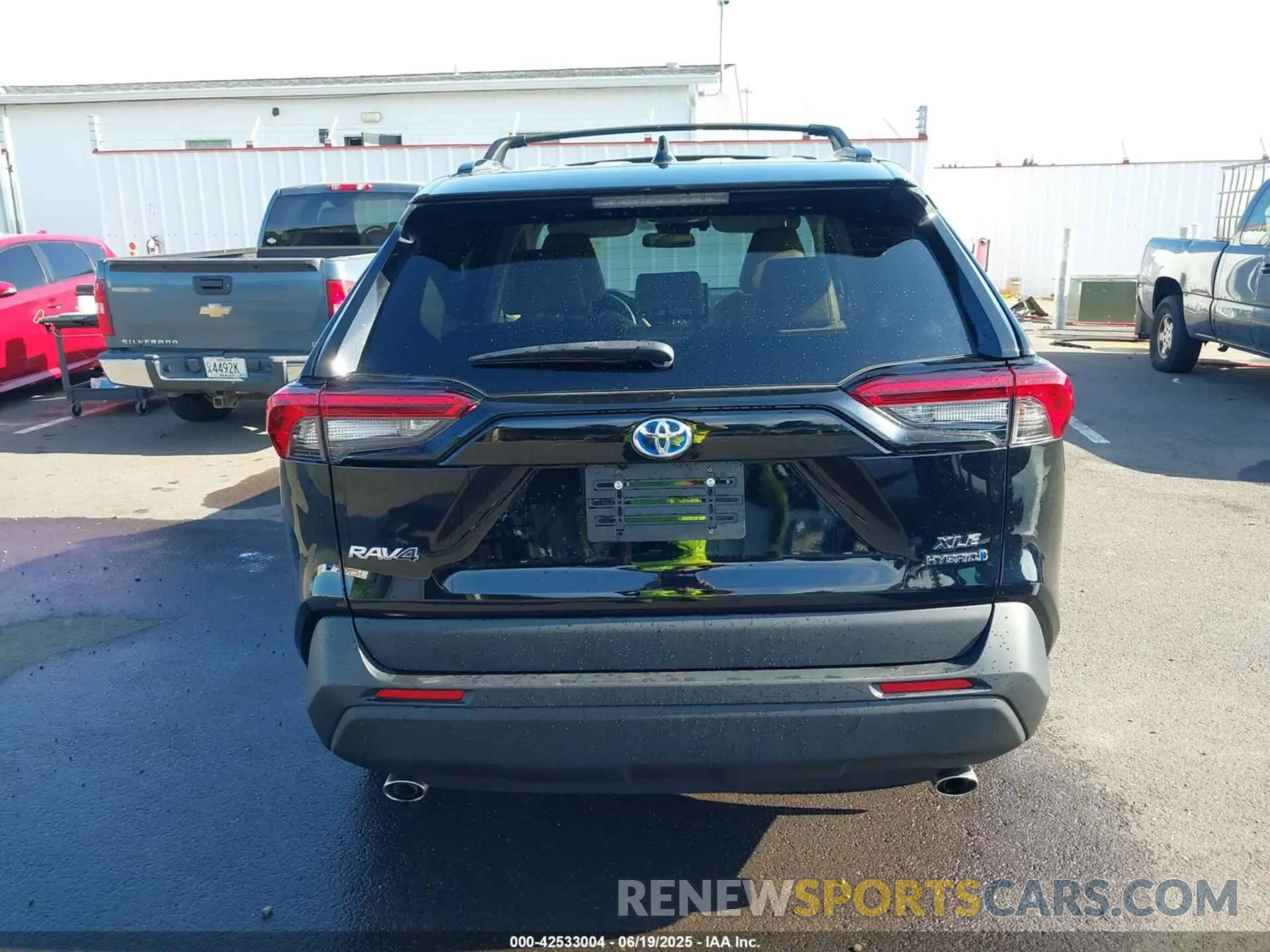 17 Photograph of a damaged car 4T3B6RFVXMU040585 TOYOTA RAV4 HYBRID 2021