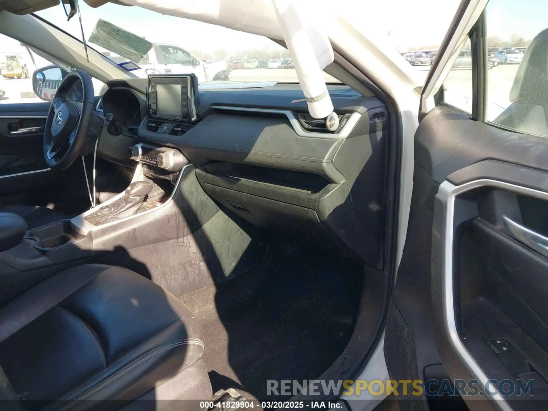 5 Photograph of a damaged car 4T3B6RFVXMU043017 TOYOTA RAV4 HYBRID 2021