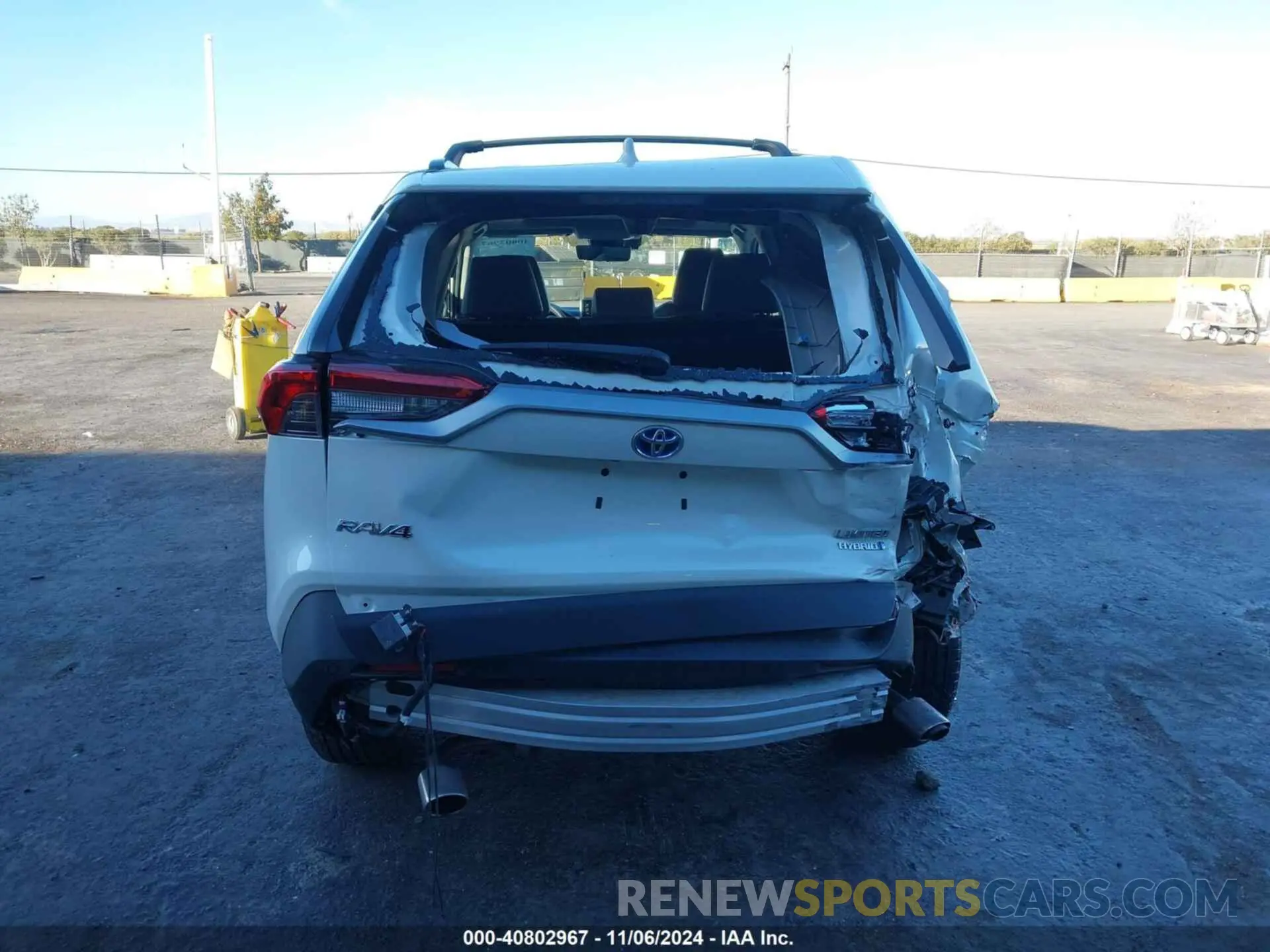 17 Photograph of a damaged car 4T3D6RFV3MU033017 TOYOTA RAV4 HYBRID 2021