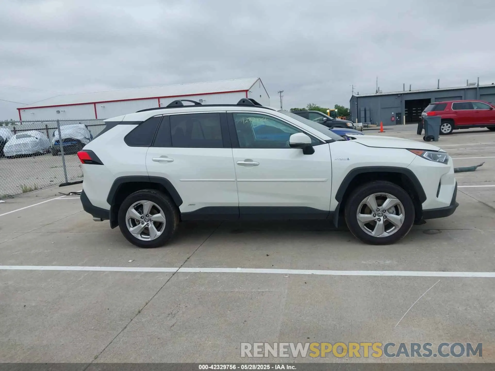 13 Photograph of a damaged car 4T3D6RFV3MU043921 TOYOTA RAV4 HYBRID 2021