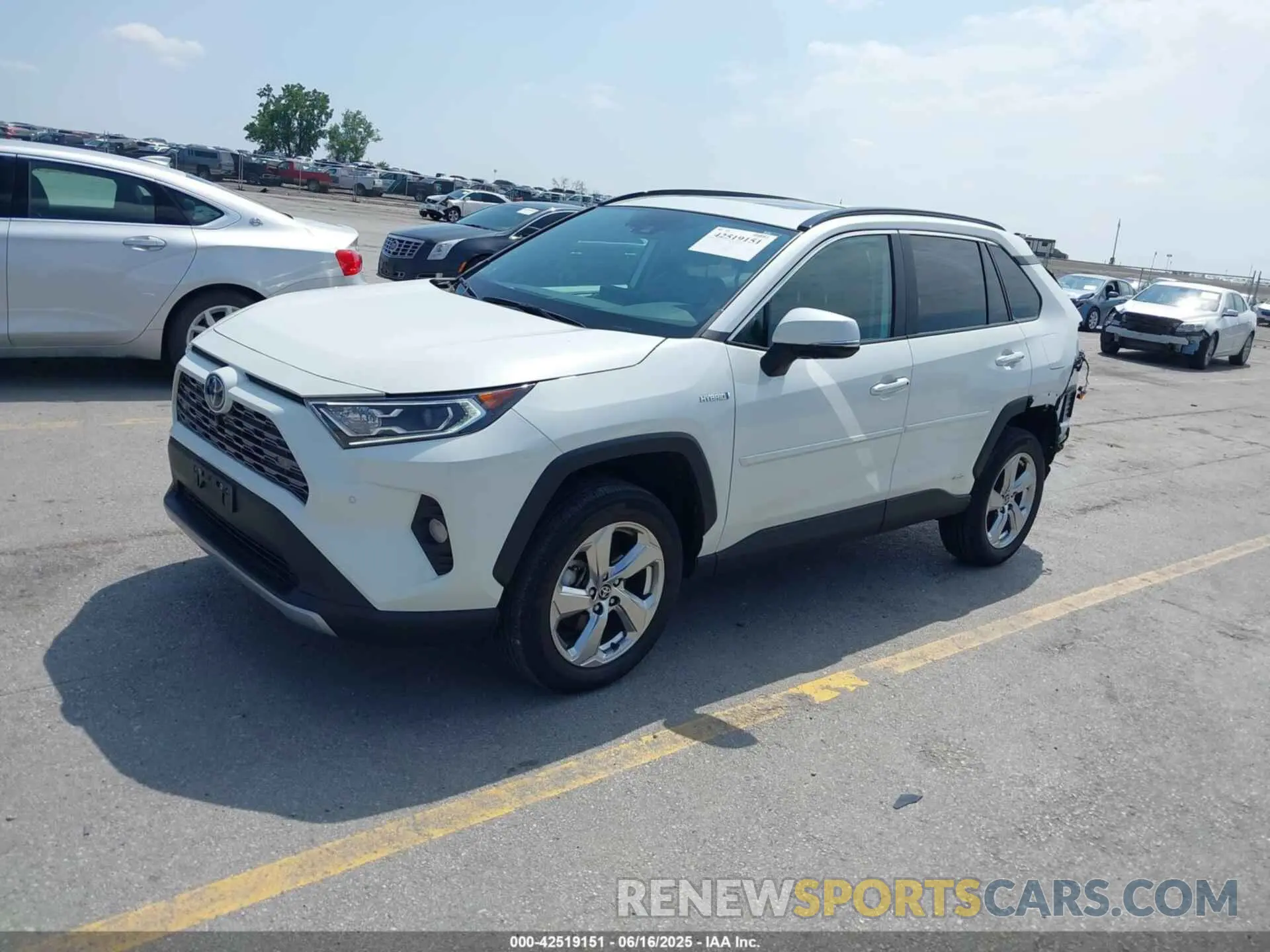 2 Photograph of a damaged car 4T3D6RFV3MU059620 TOYOTA RAV4 HYBRID 2021