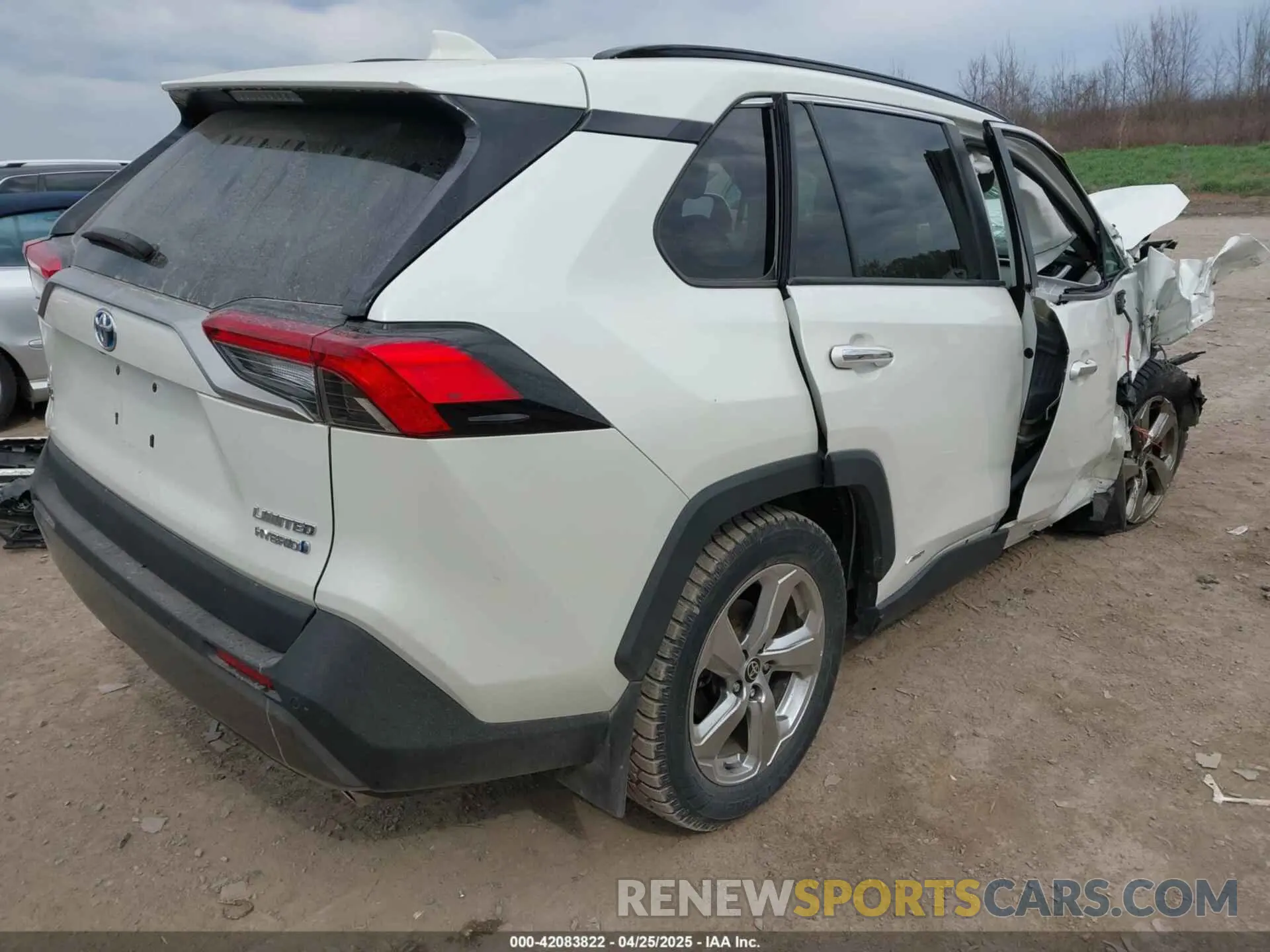 4 Photograph of a damaged car 4T3D6RFV9MU054678 TOYOTA RAV4 HYBRID 2021