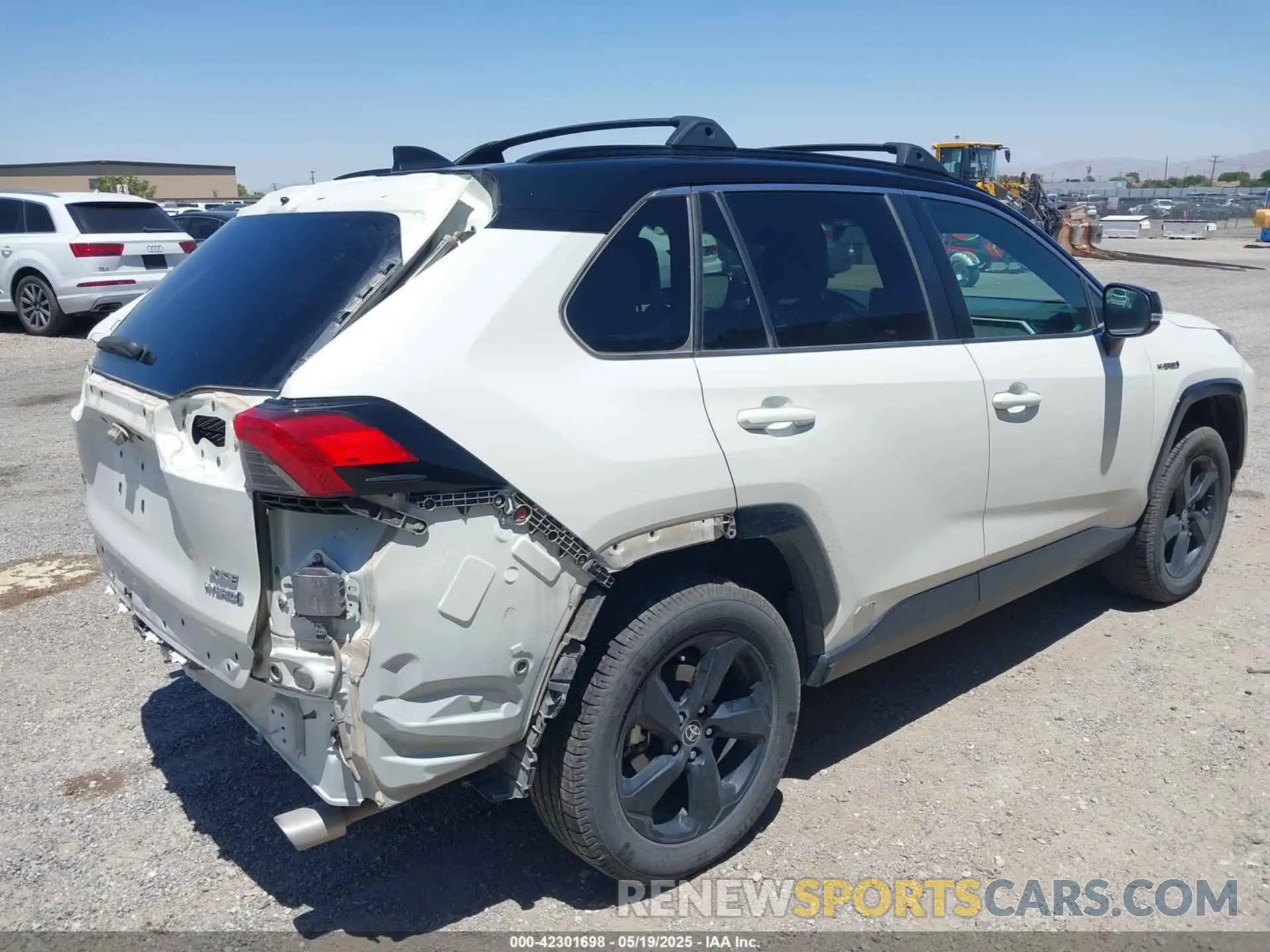 4 Photograph of a damaged car 4T3E6RFV1MU037300 TOYOTA RAV4 HYBRID 2021