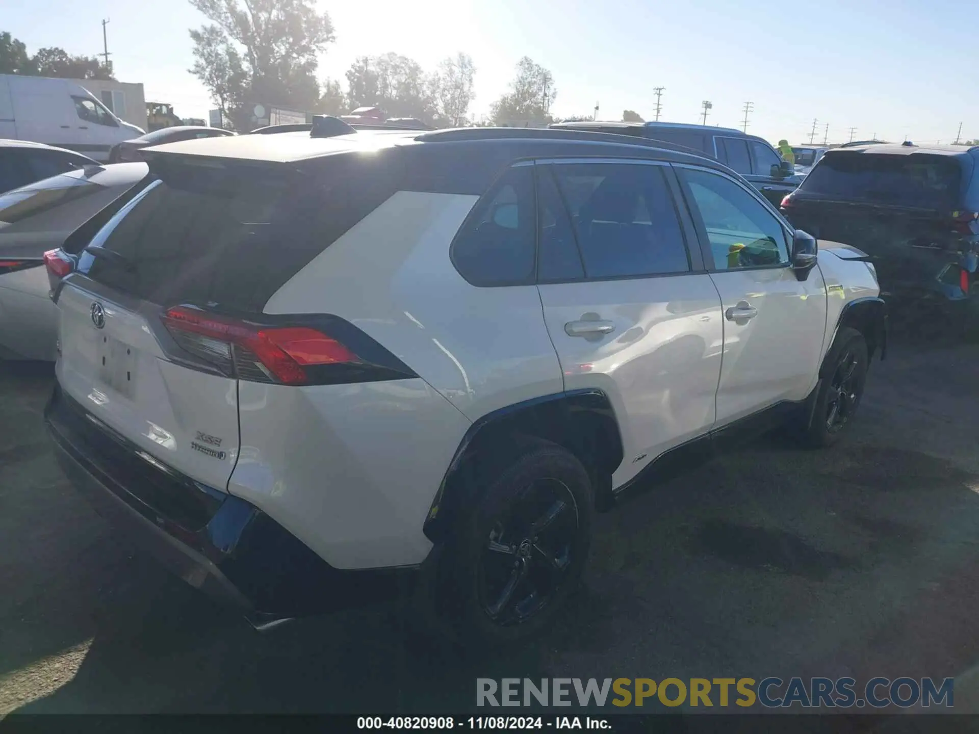 4 Photograph of a damaged car 4T3E6RFV1MU043355 TOYOTA RAV4 HYBRID 2021