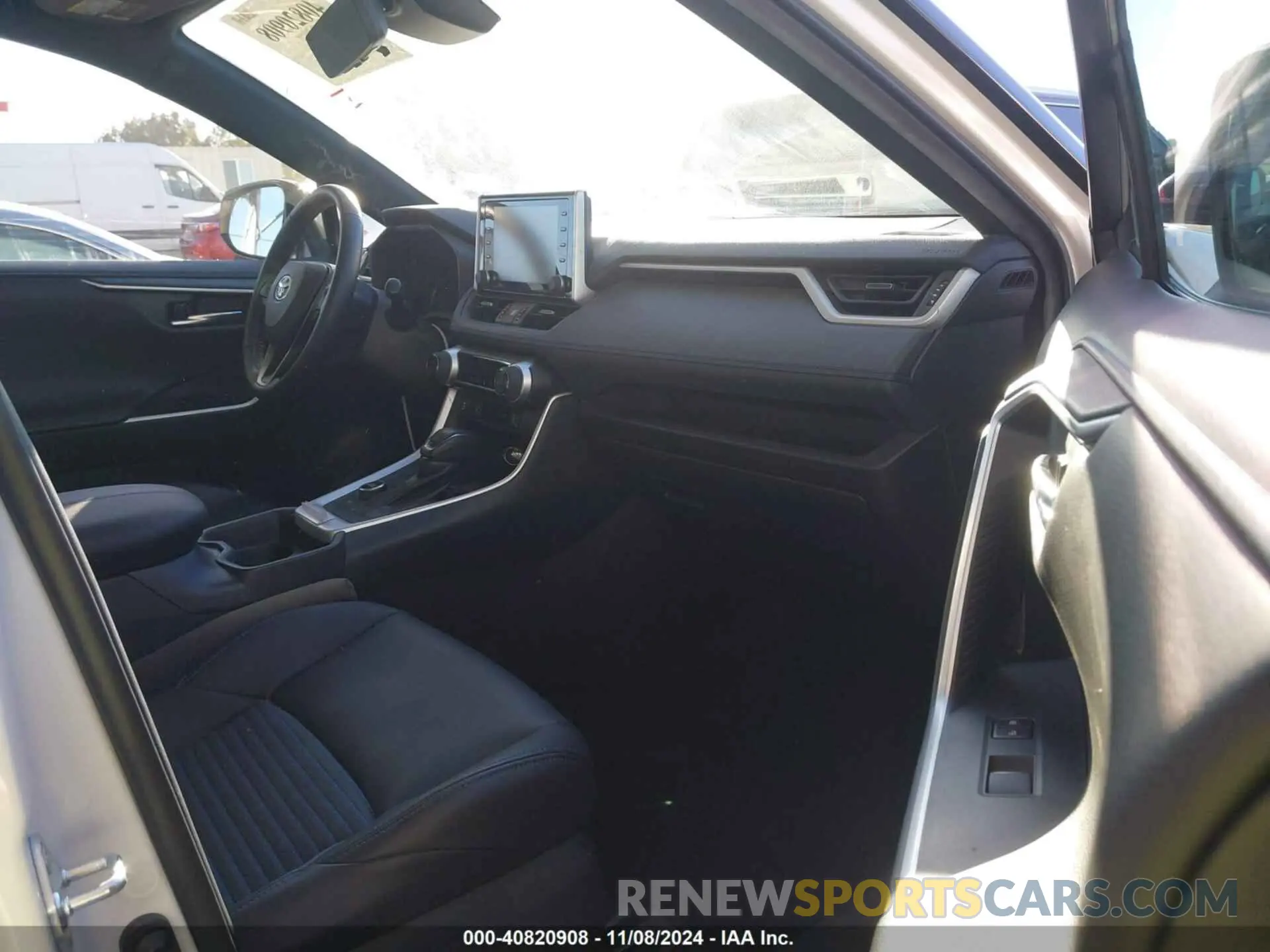 5 Photograph of a damaged car 4T3E6RFV1MU043355 TOYOTA RAV4 HYBRID 2021
